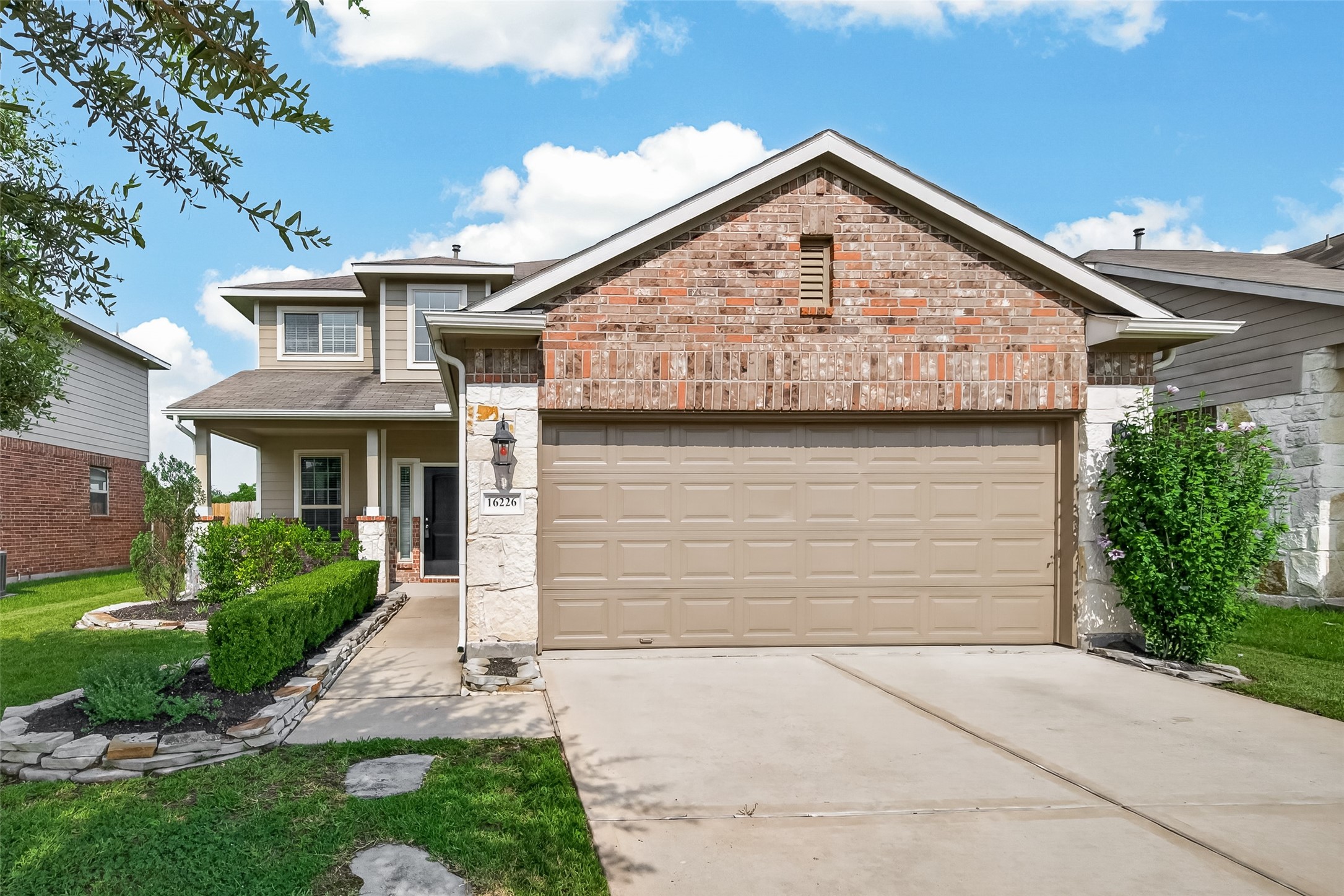 16226 Westley Ridge Drive Property Photo 3