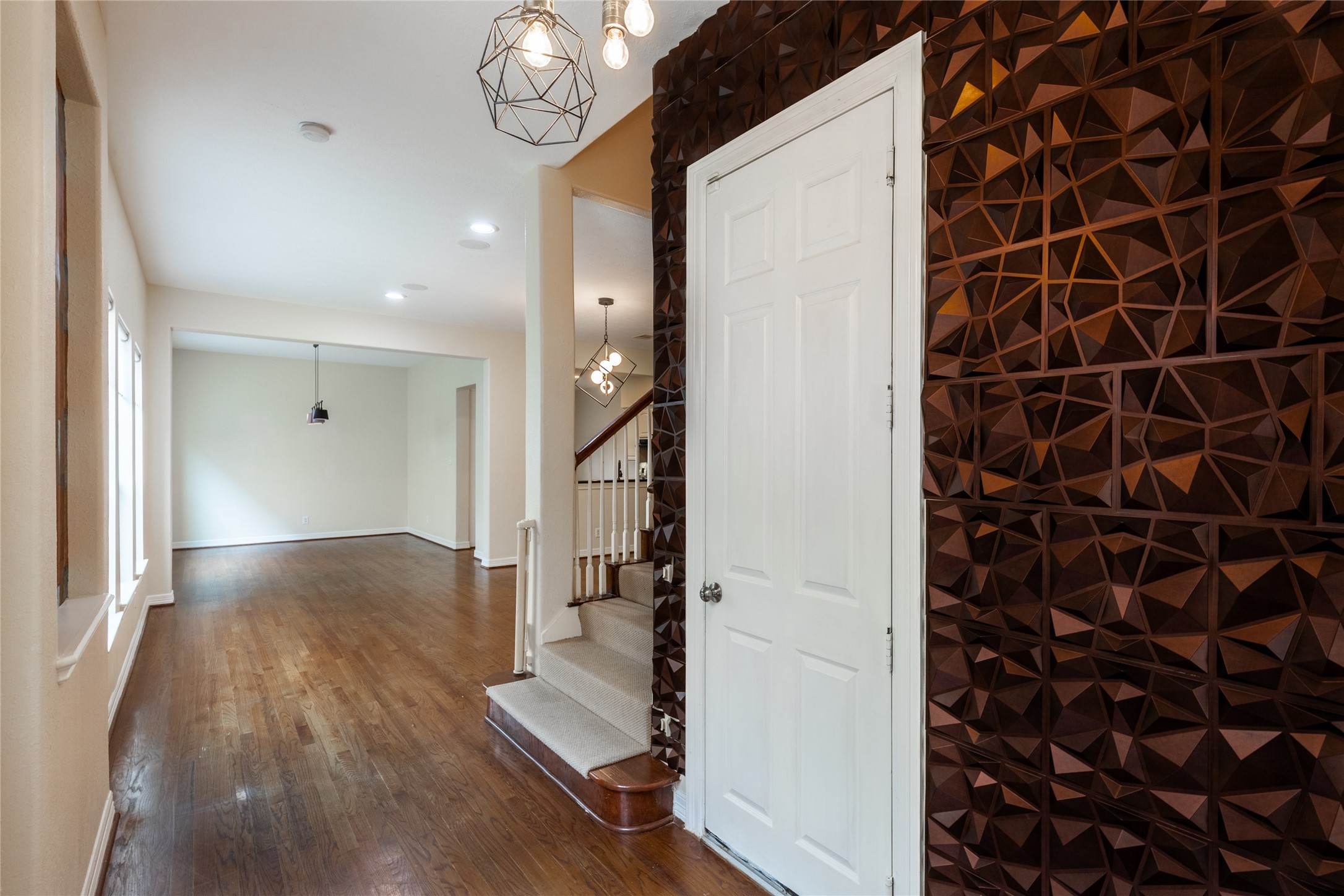 2923 Royal Oaks Crest Property Photo 2