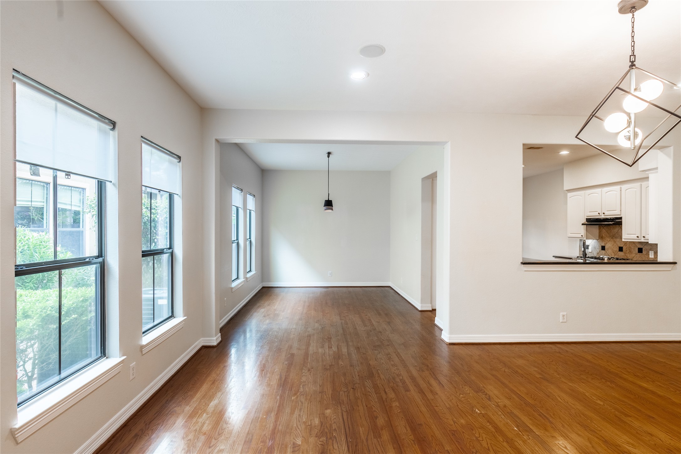 2923 Royal Oaks Crest Property Photo 3