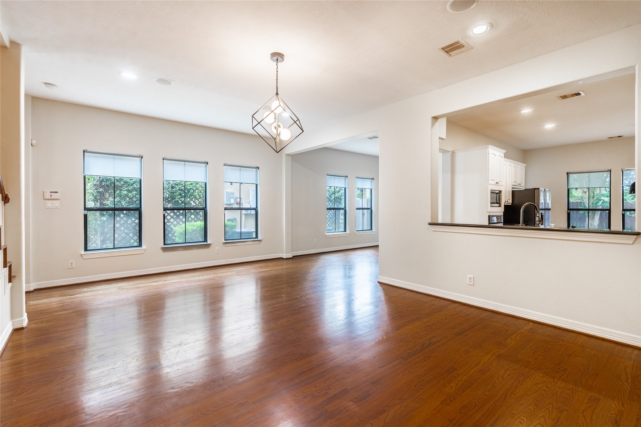 2923 Royal Oaks Crest Property Photo 6