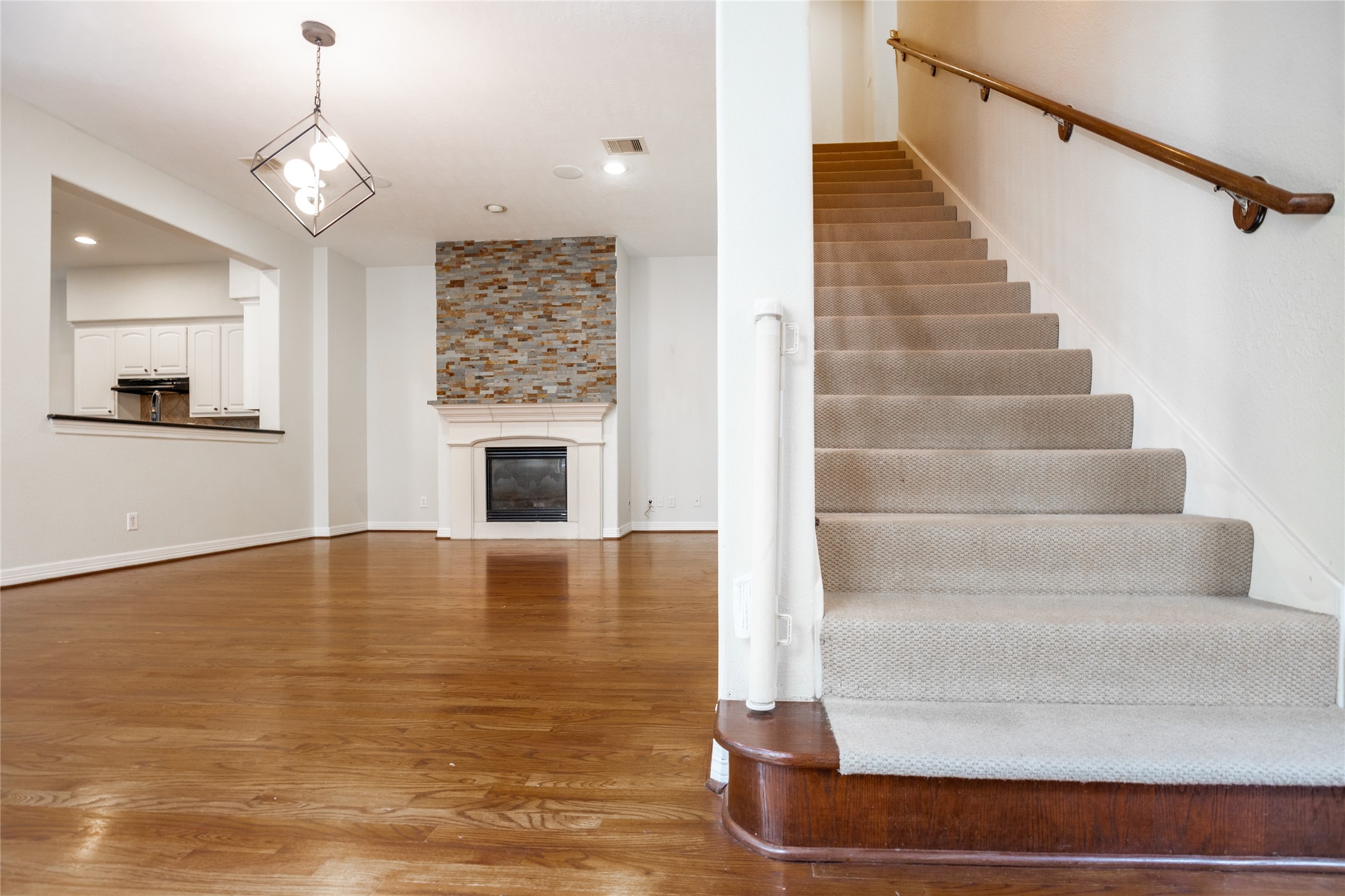 2923 Royal Oaks Crest Property Photo 13