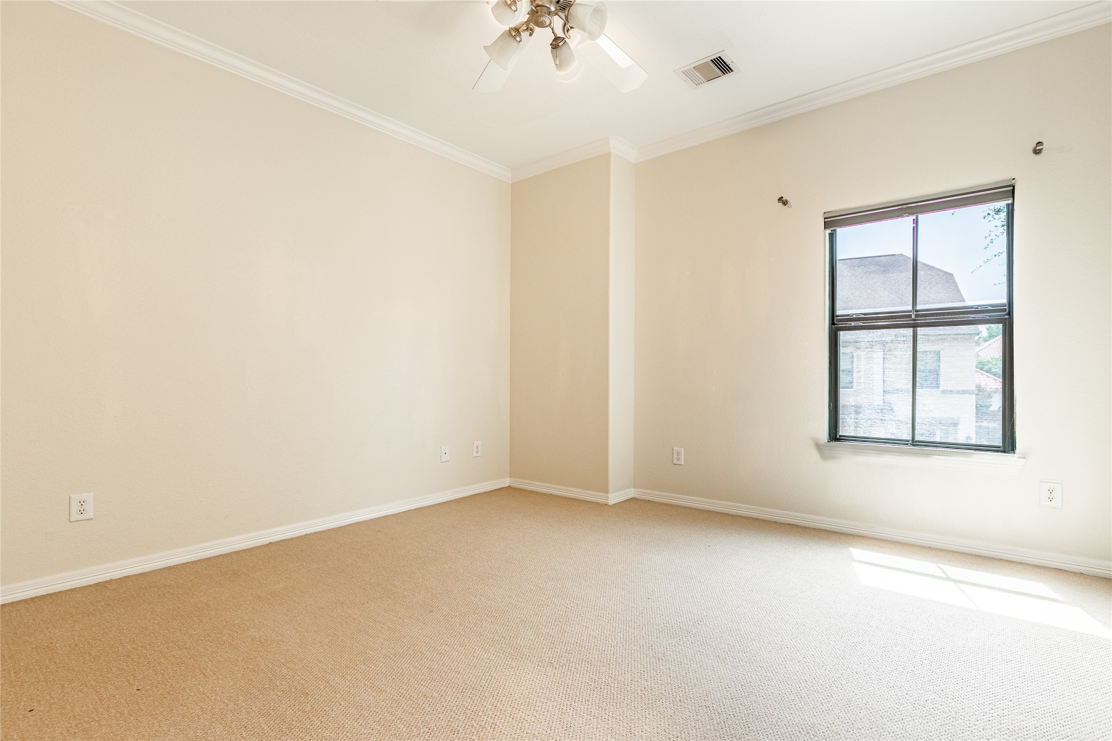 2923 Royal Oaks Crest Property Photo 21