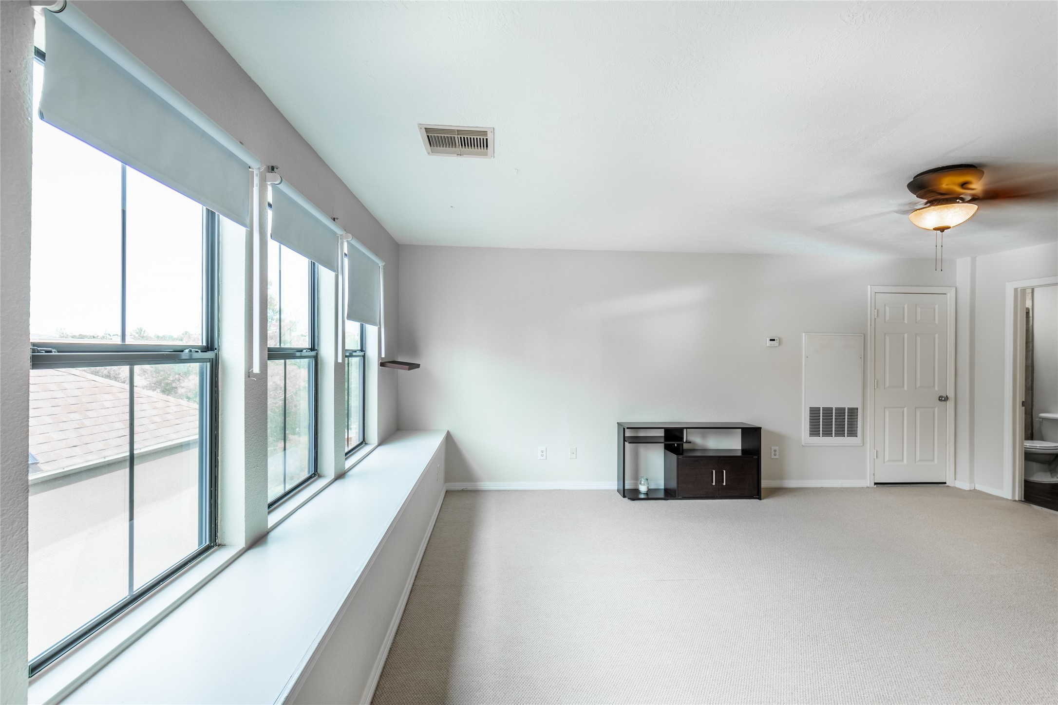 2923 Royal Oaks Crest Property Photo 28