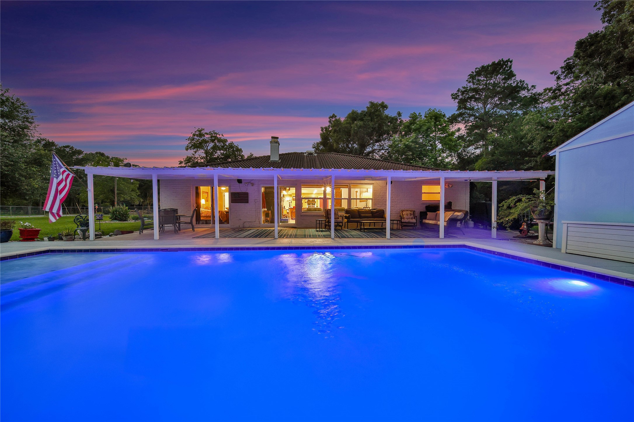 23519 Saxon Way Property Photo 6