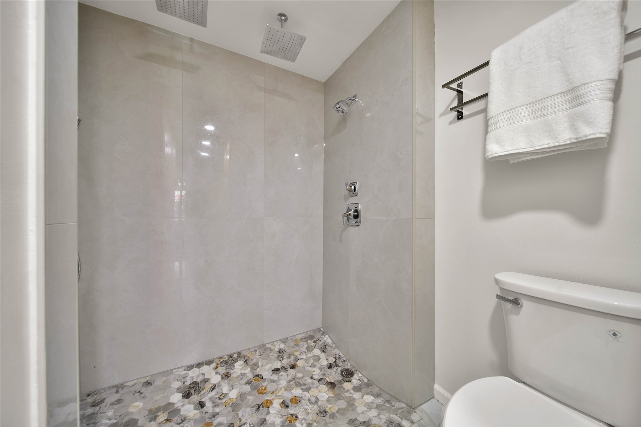23519 Saxon Way Property Photo 27