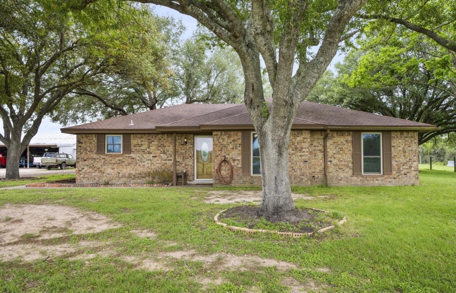 29530 Stockdick Road Property Photo 1