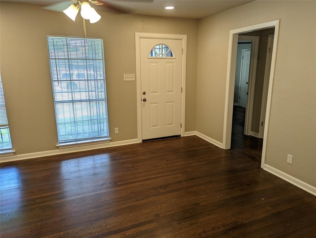 5622 Elmlawn Drive Property Photo 3