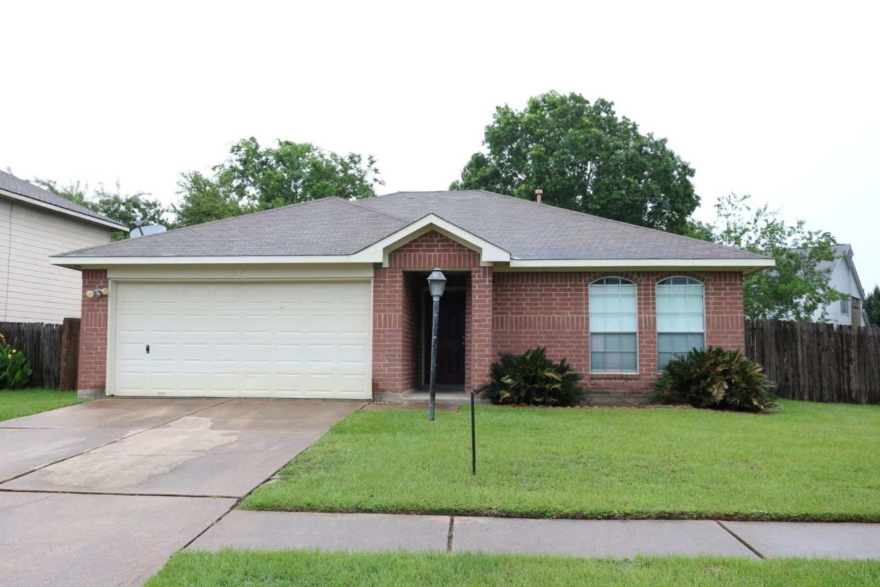 18414 Willow Moss Drive Property Photo 1