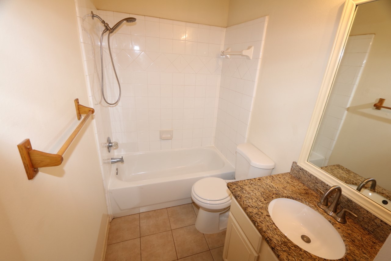 18414 Willow Moss Drive Property Photo 7