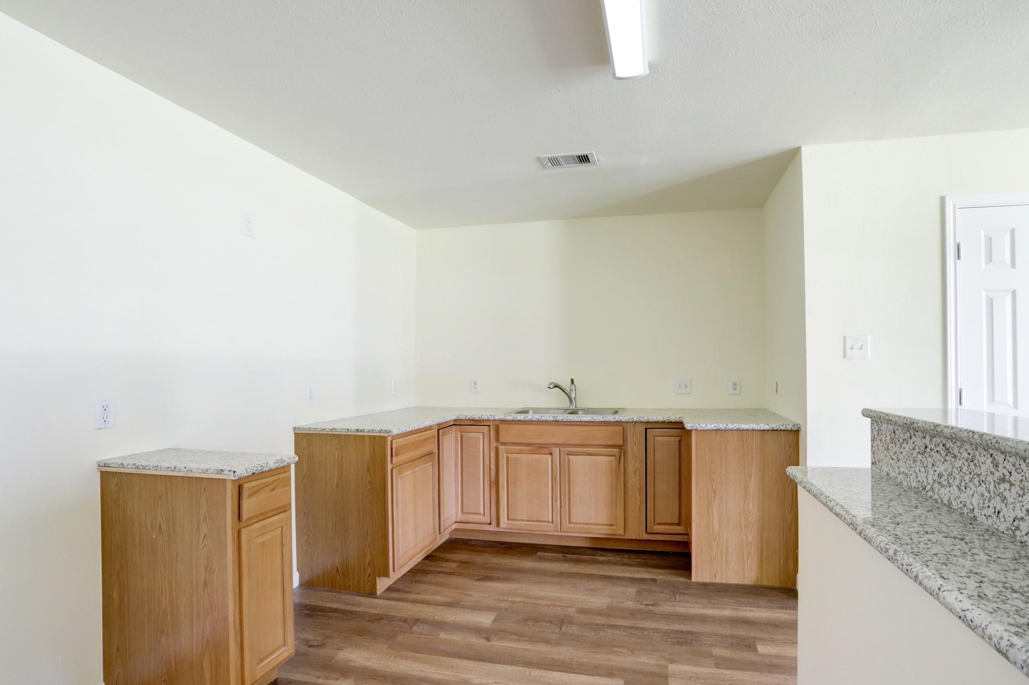 23339/41 High Point Street Property Photo 5