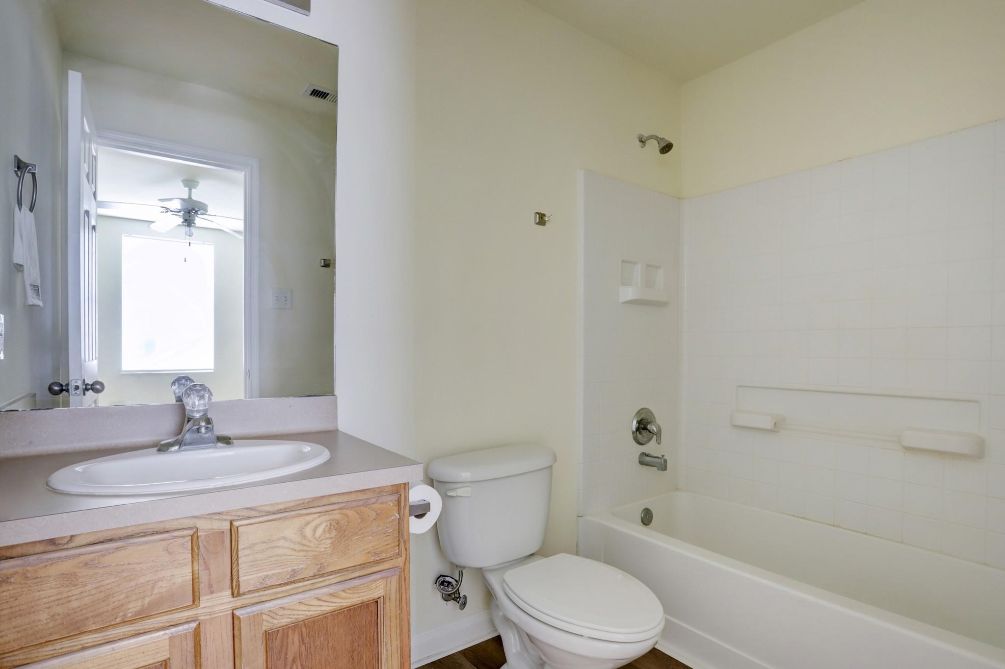 23339/41 High Point Street Property Photo 8