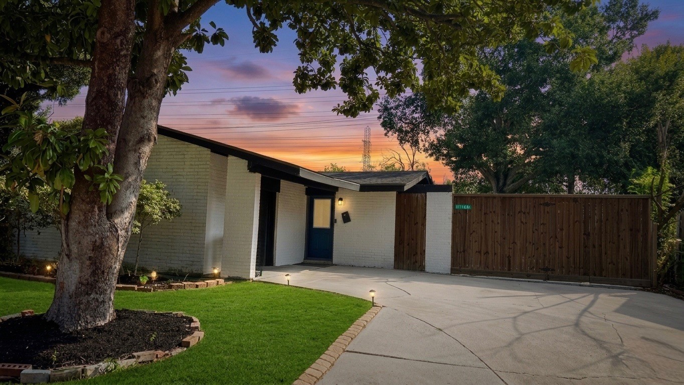 11103 Greenwillow Street Property Photo 1