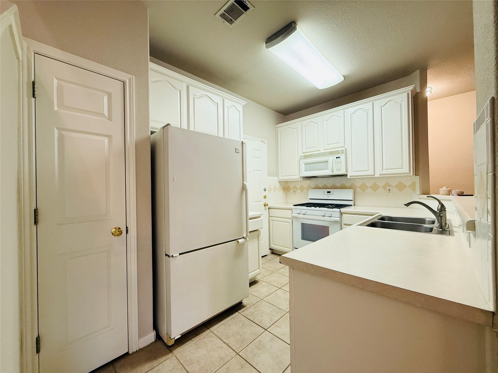 2100 Pipers Field Drive 55 Property Photo 12