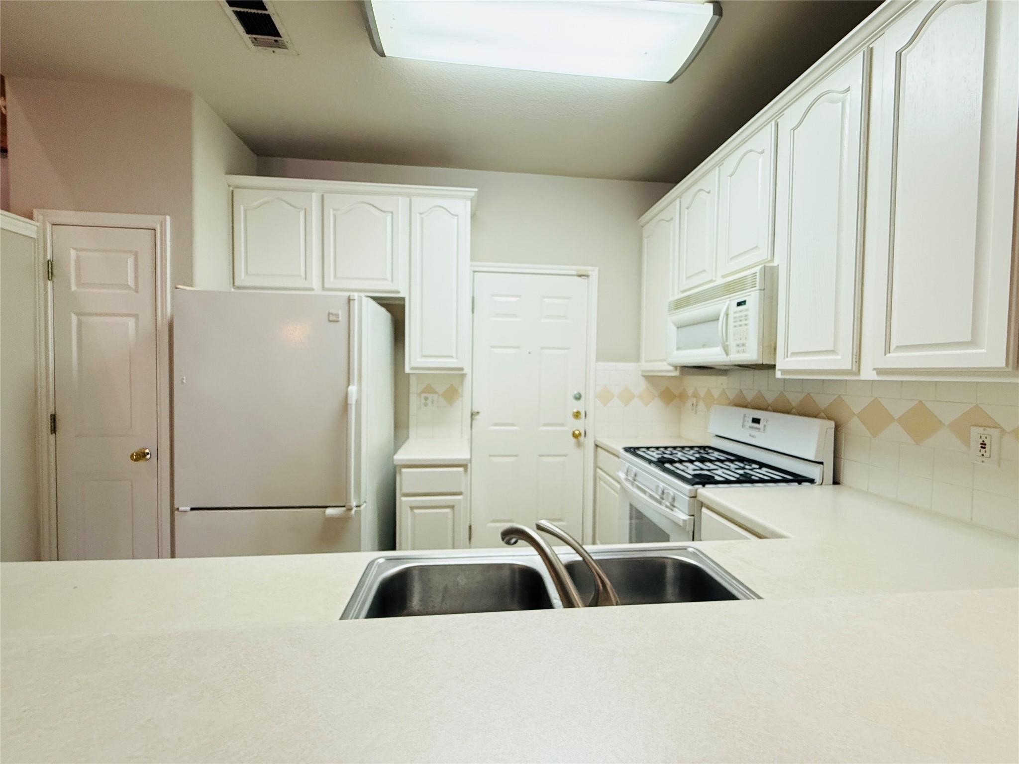 2100 Pipers Field Drive 55 Property Photo 16