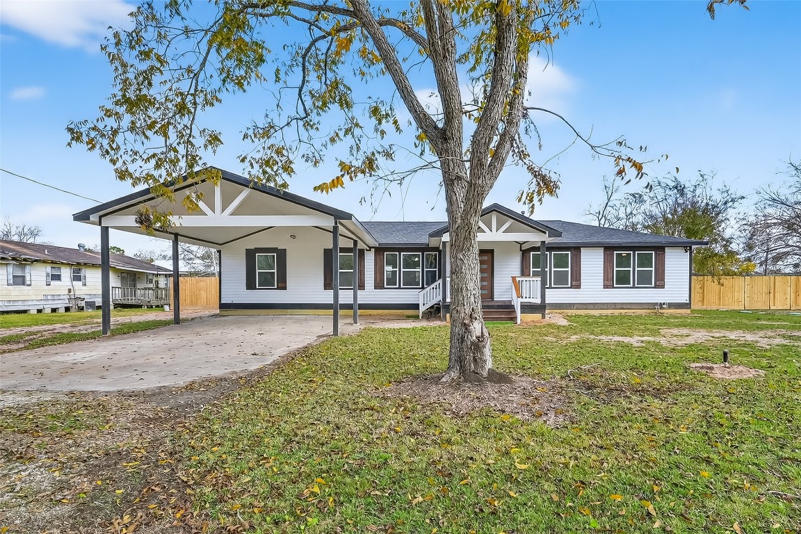 2311 8th Street Property Photo 2