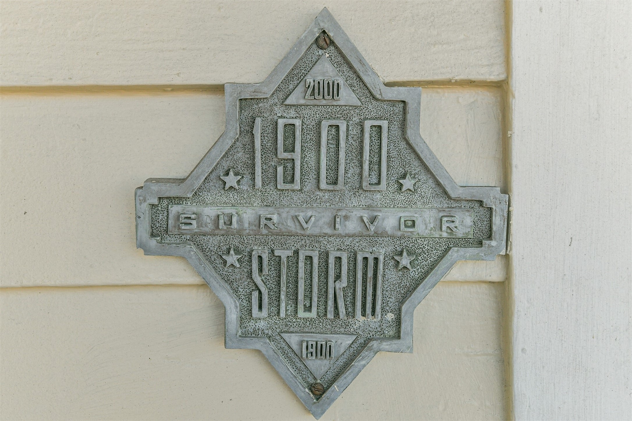 1927 Broadway Street Property Photo 4