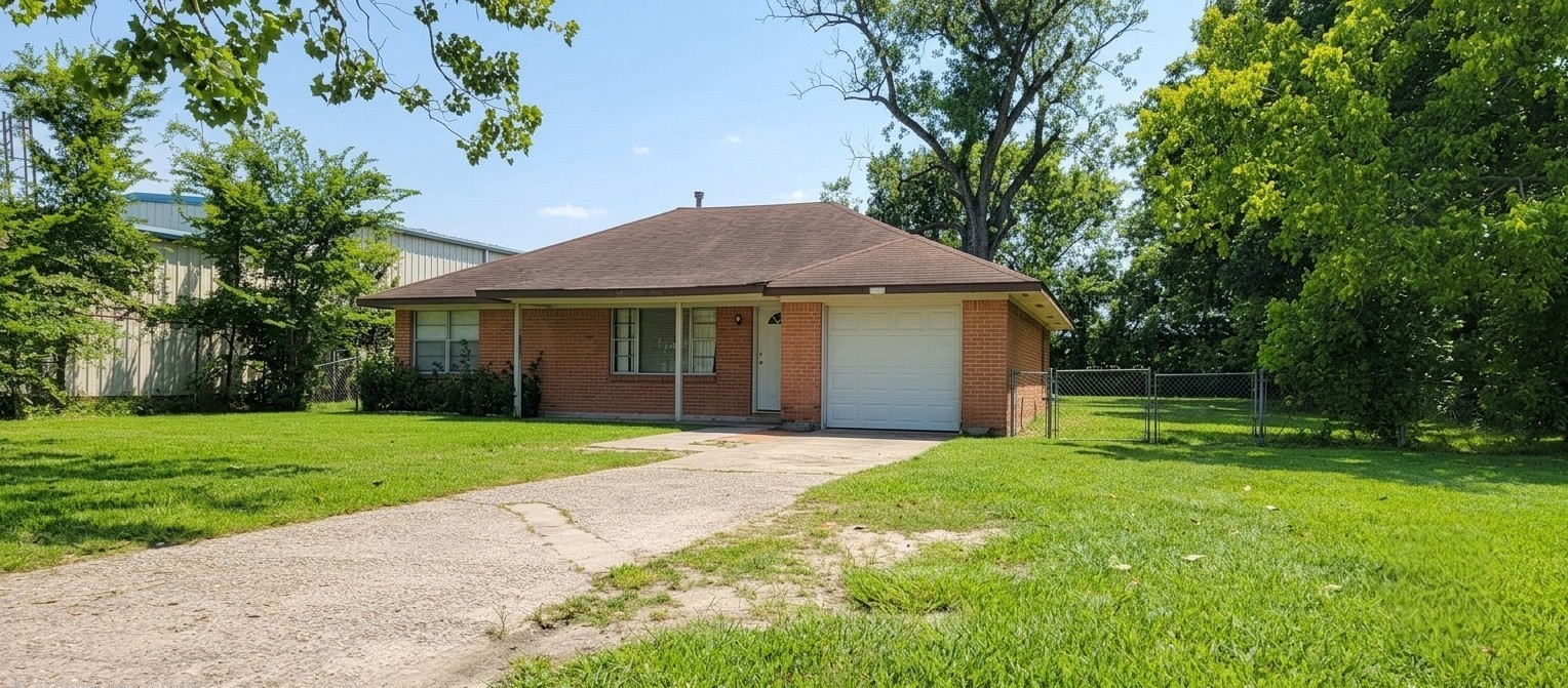 15623 Lee Road Property Photo 1