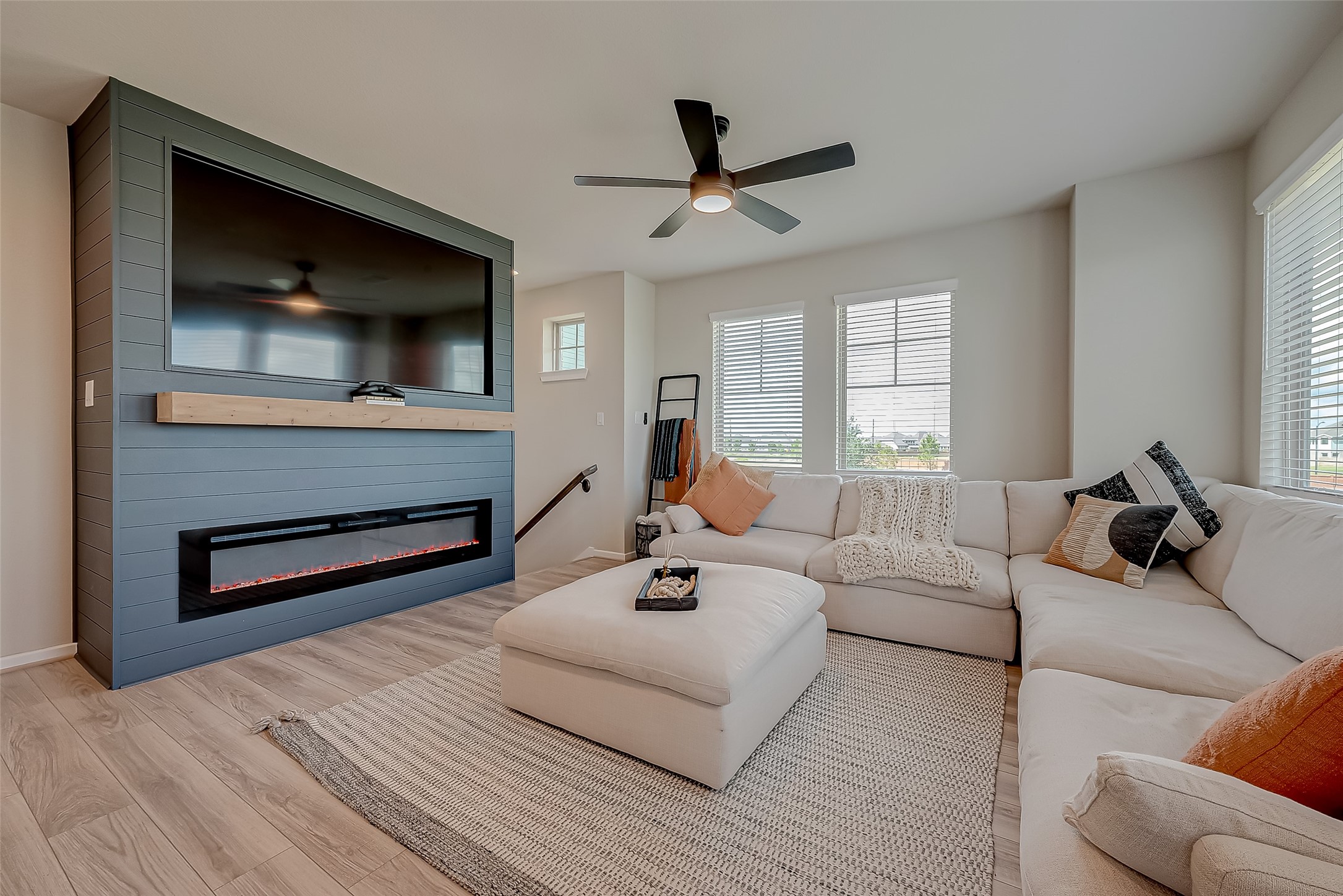 7659 Green Bulrush Way Property Photo 4