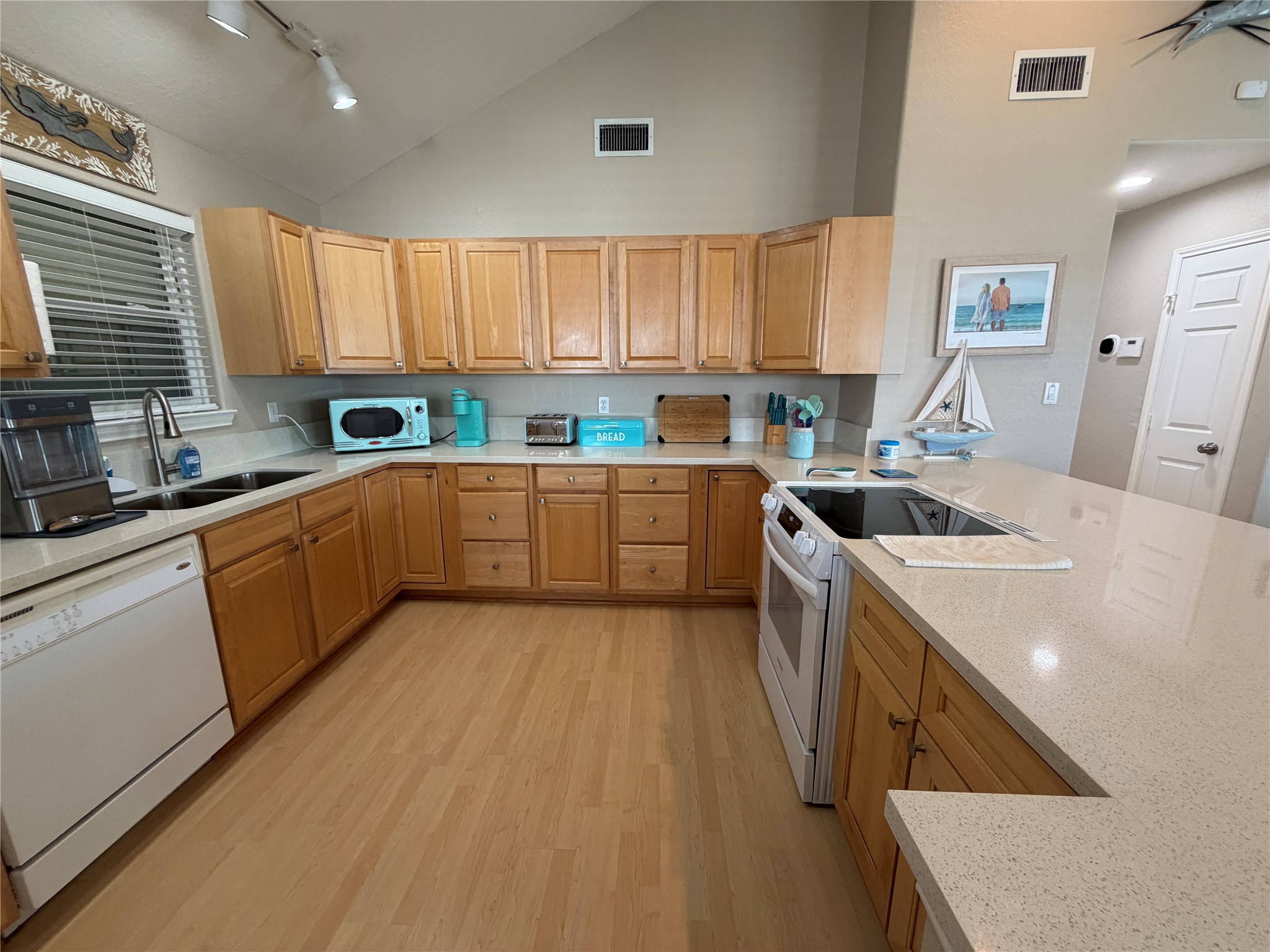 22020 Frio Drive Property Photo 12