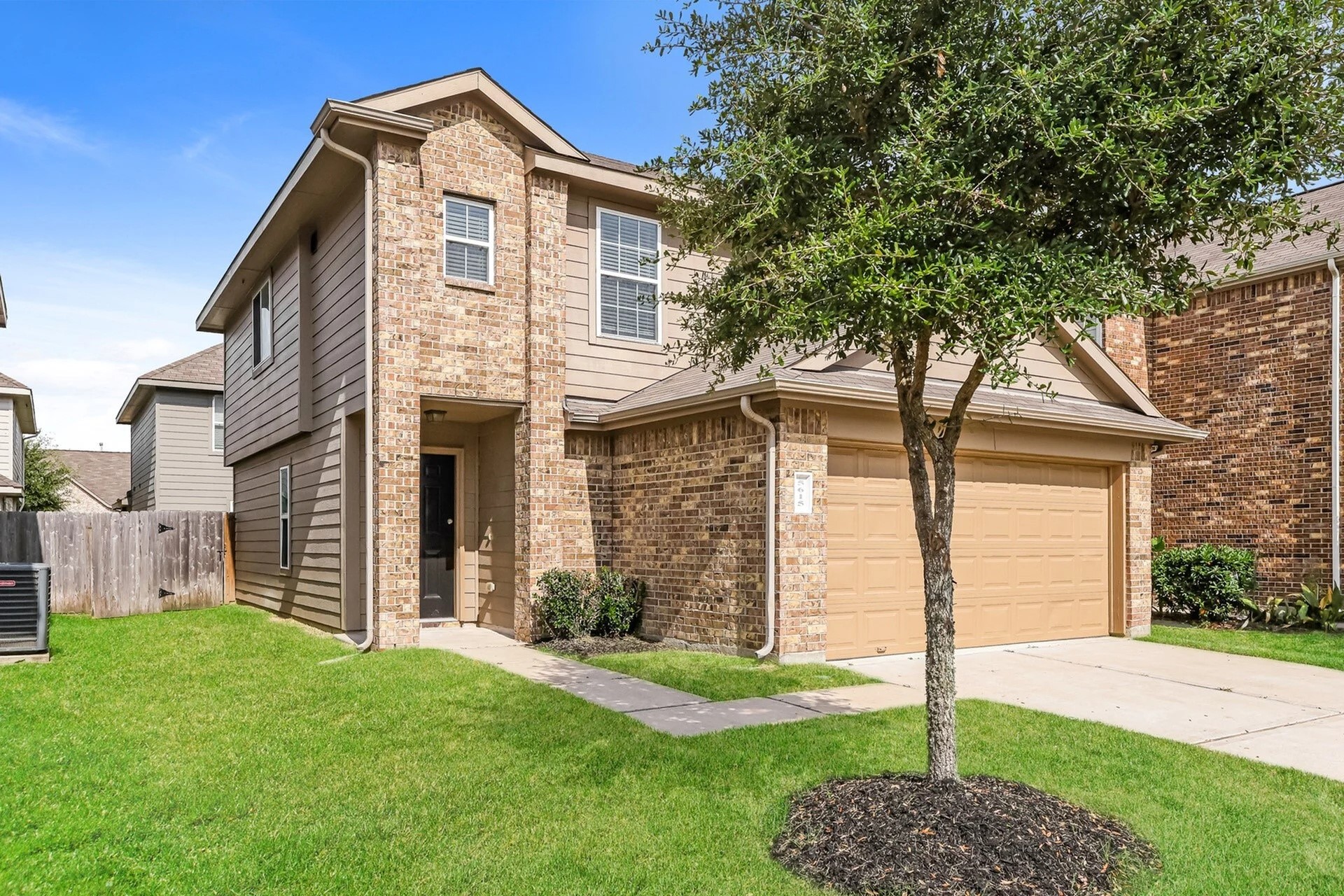 5615 Gara River Drive Property Photo 1