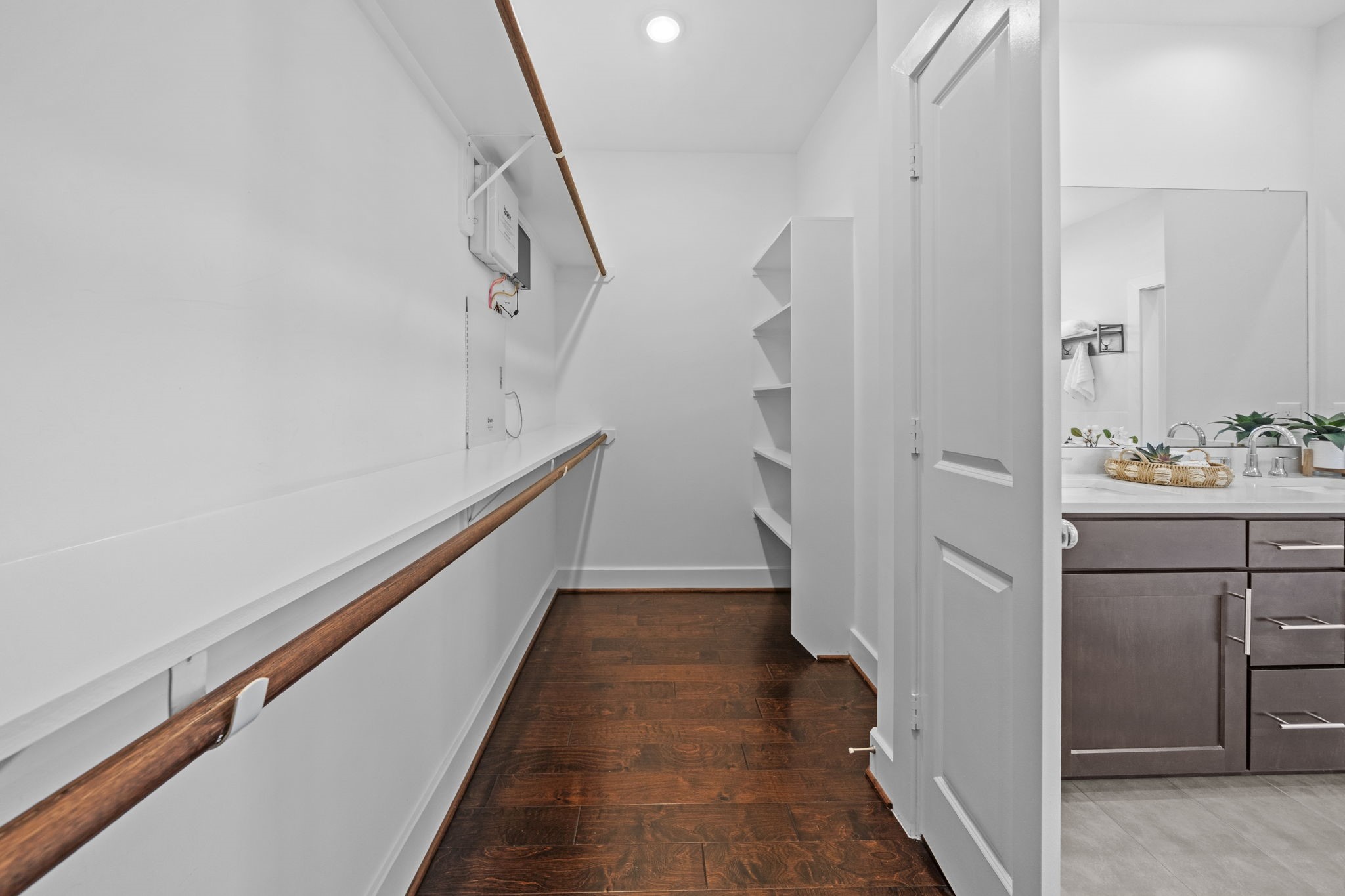 2228 Mcgowen Street Property Photo 24