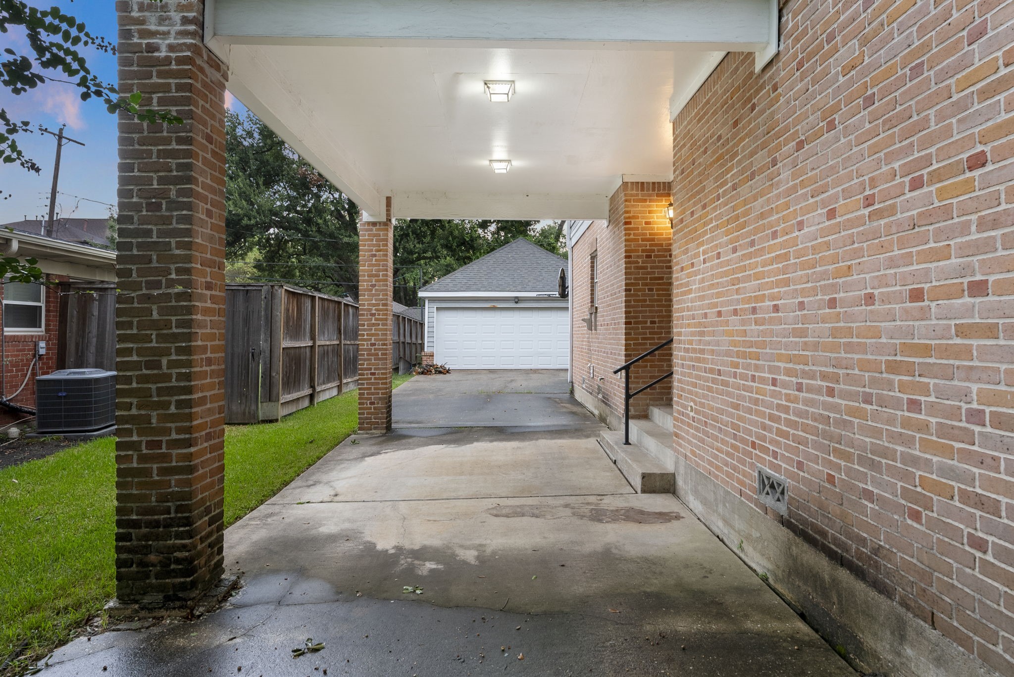 4034 Aberdeen Way Property Photo 3