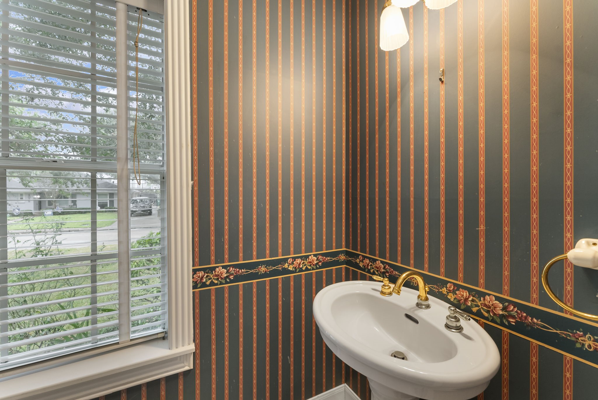 4034 Aberdeen Way Property Photo 8