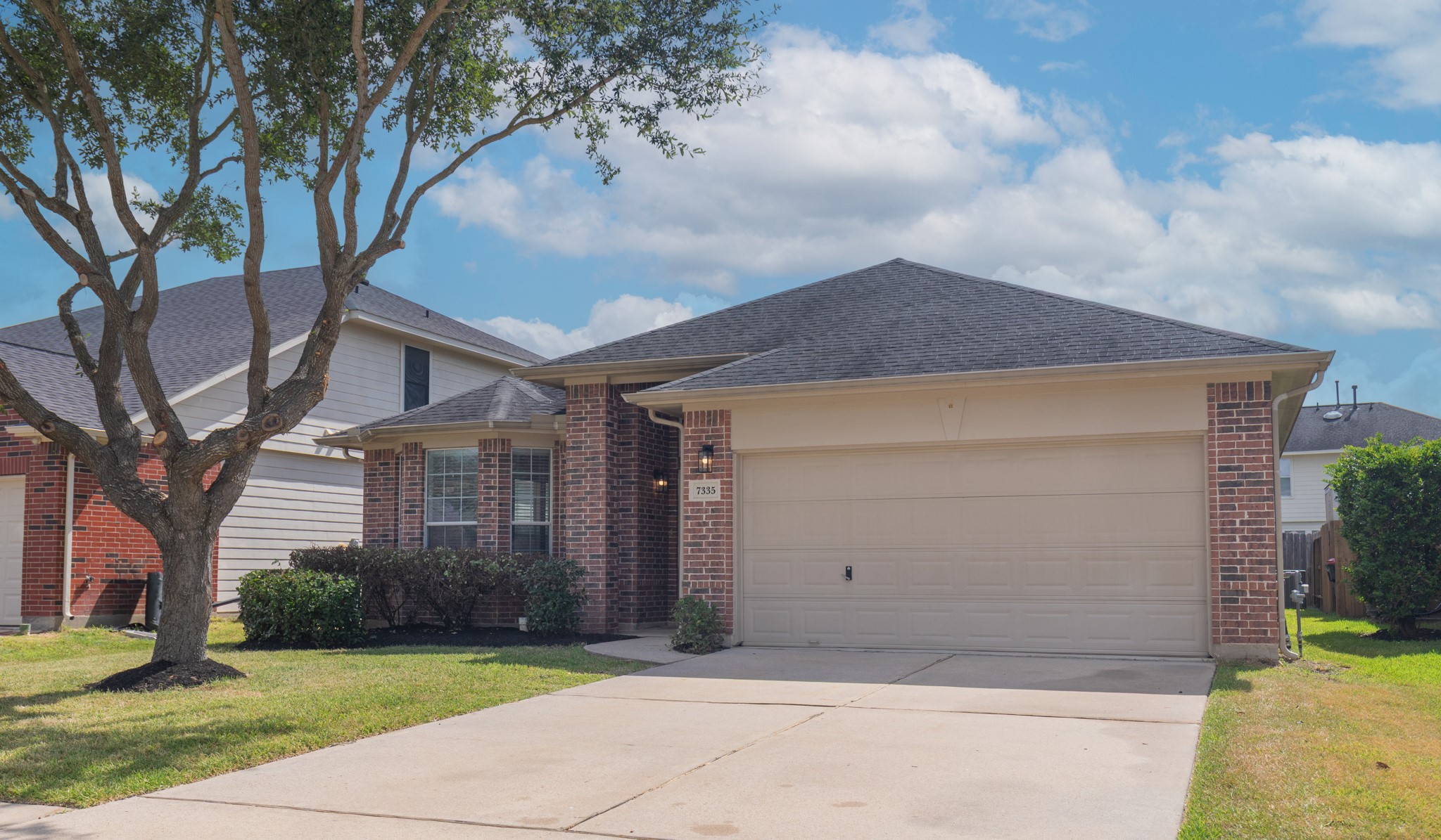 7335 Jacobs Well Property Photo 2