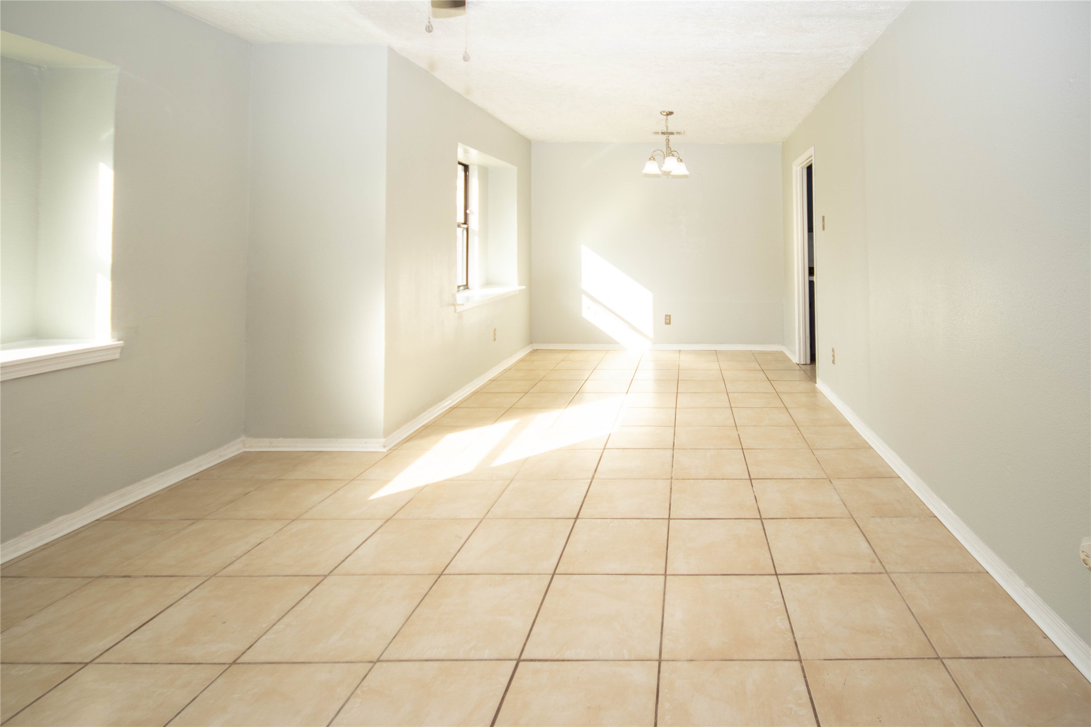 10902 Mosscrest Drive Property Photo 5