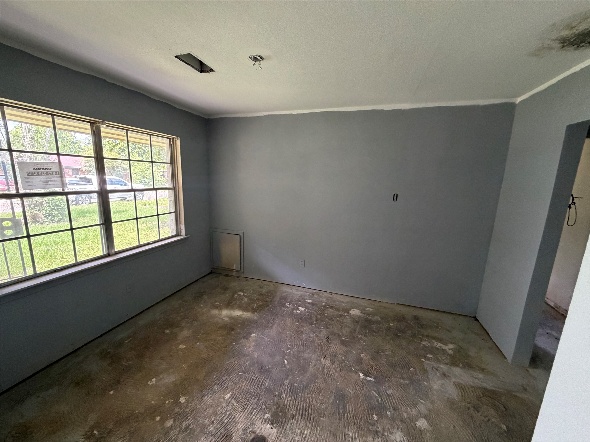 5230 Greylog Drive Property Photo 2