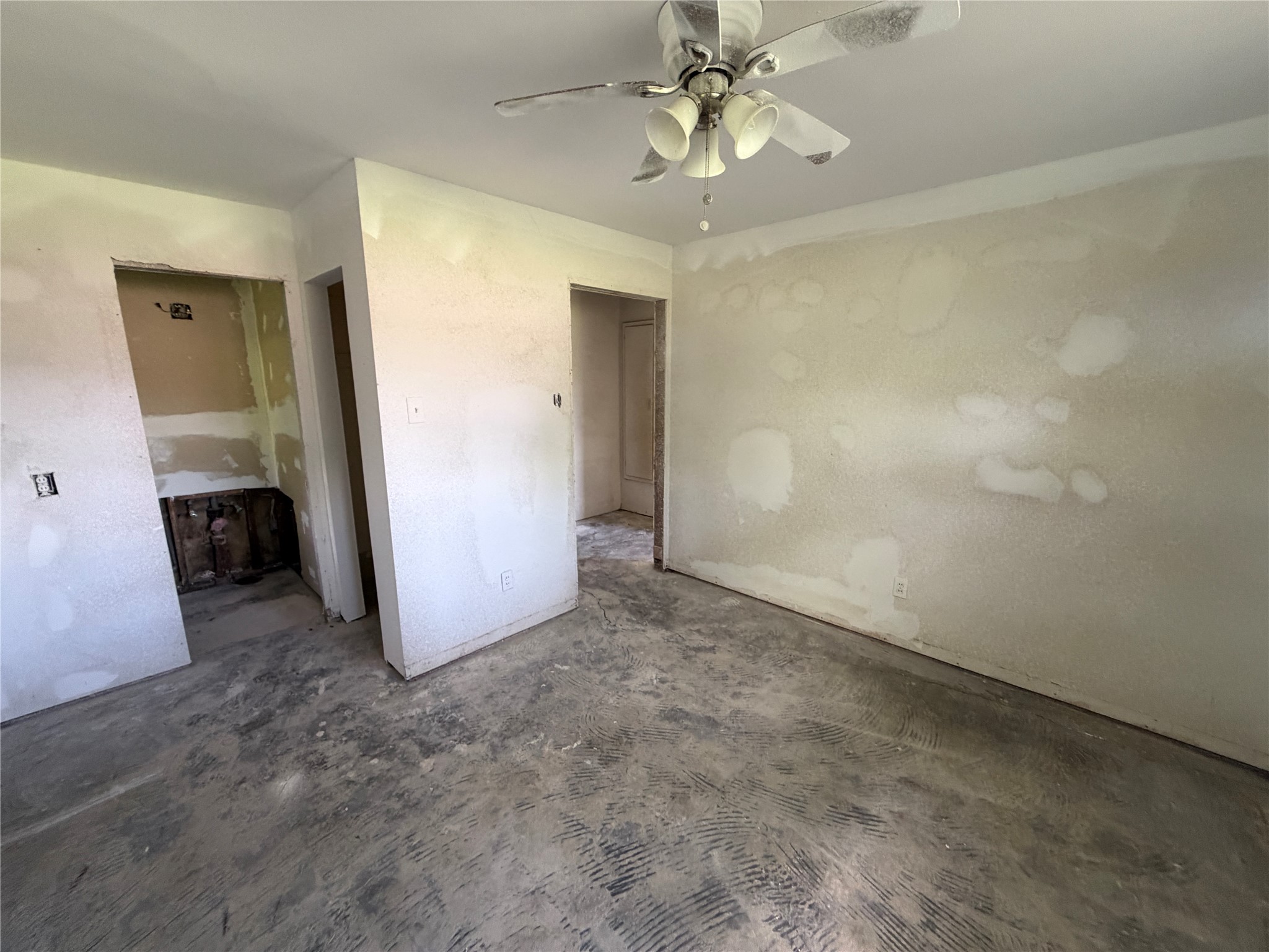 5230 Greylog Drive Property Photo 10