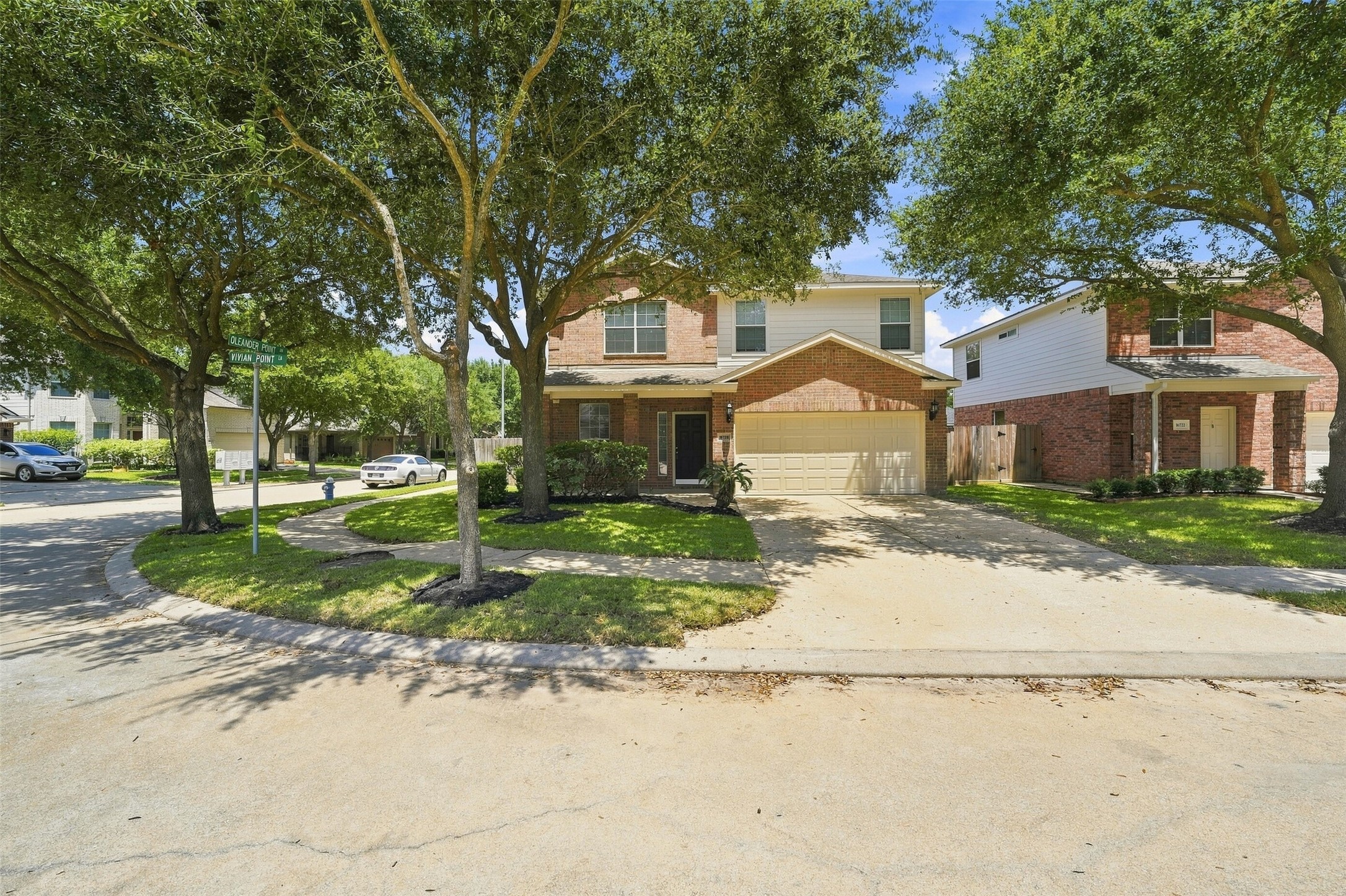 16726 Vivian Point Lane Property Photo 3
