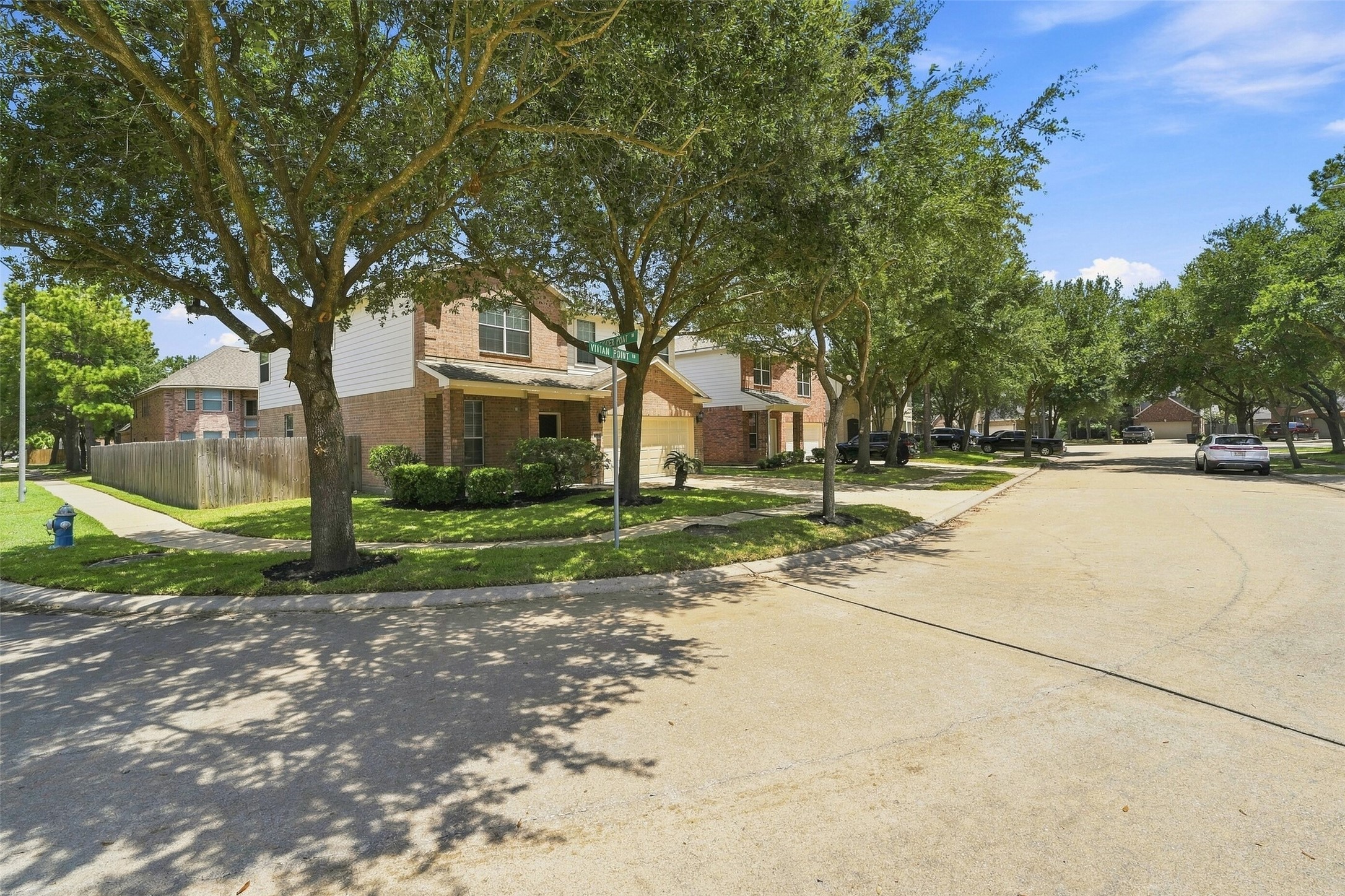 16726 Vivian Point Lane Property Photo 4