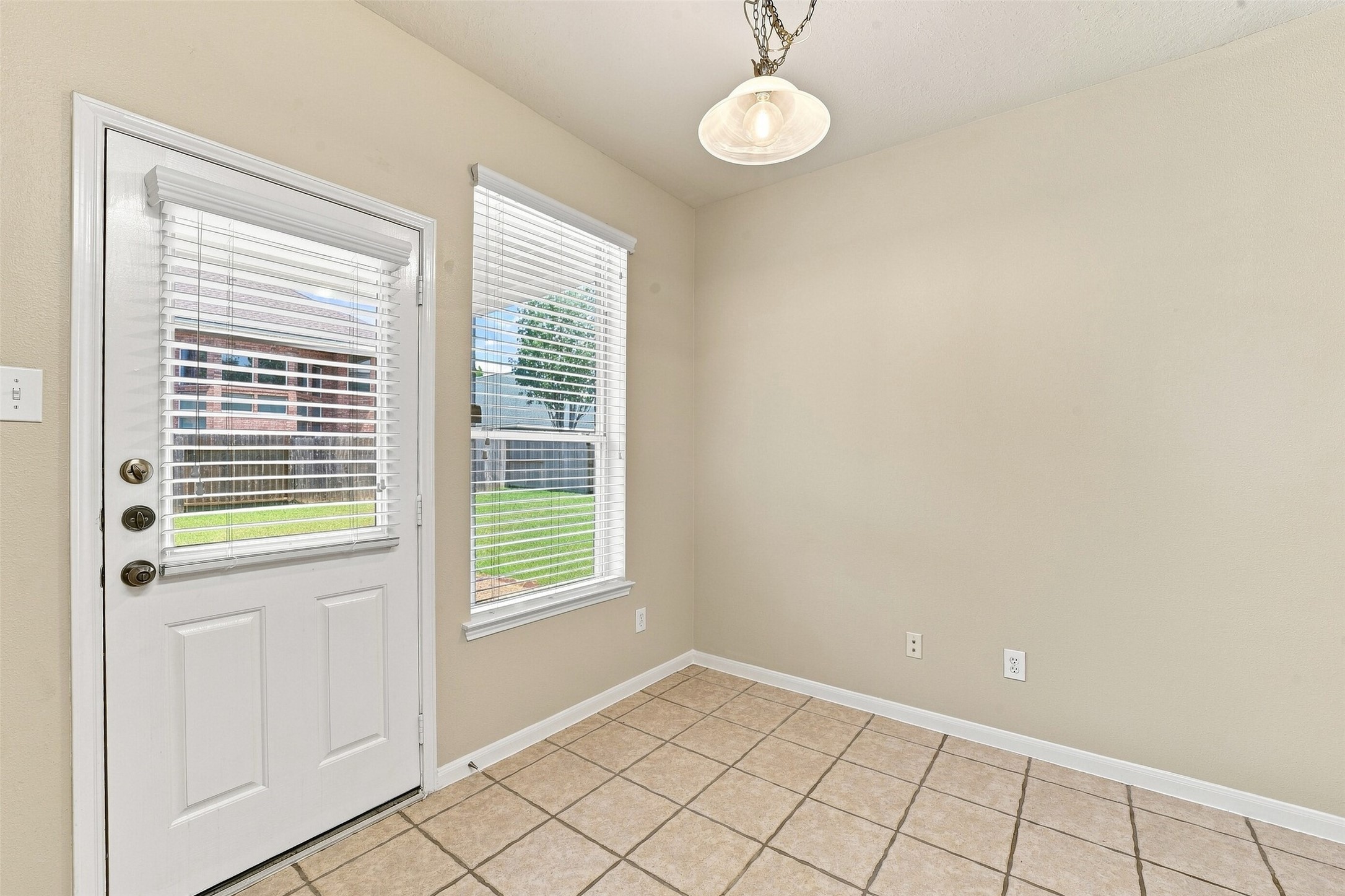 16726 Vivian Point Lane Property Photo 15