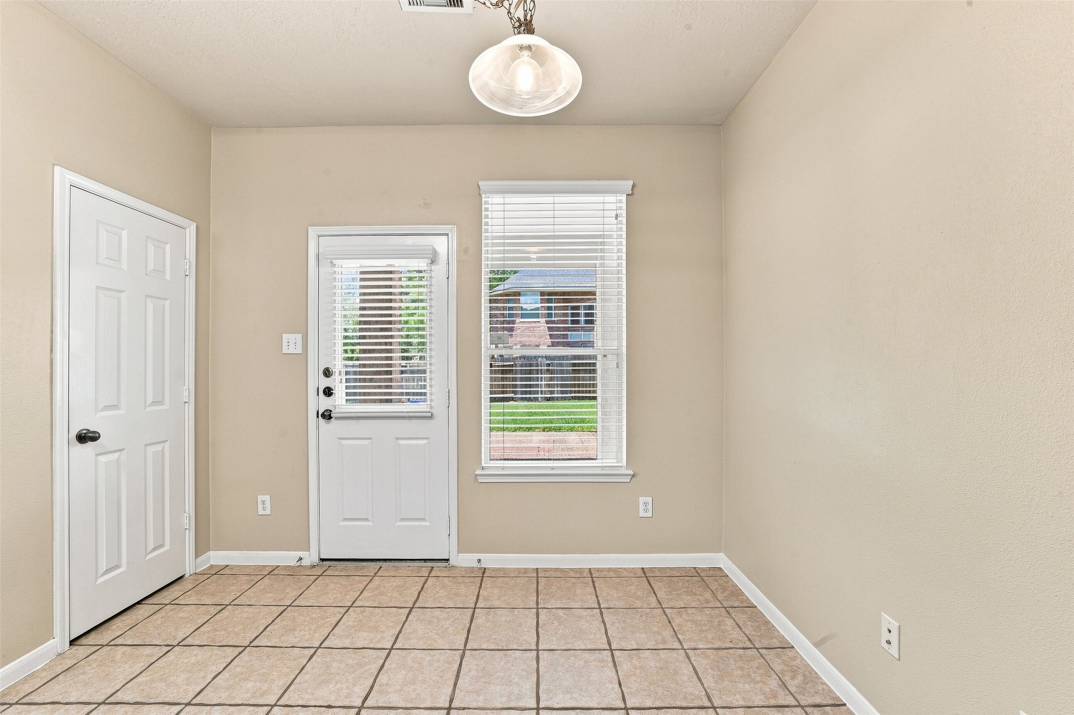 16726 Vivian Point Lane Property Photo 16