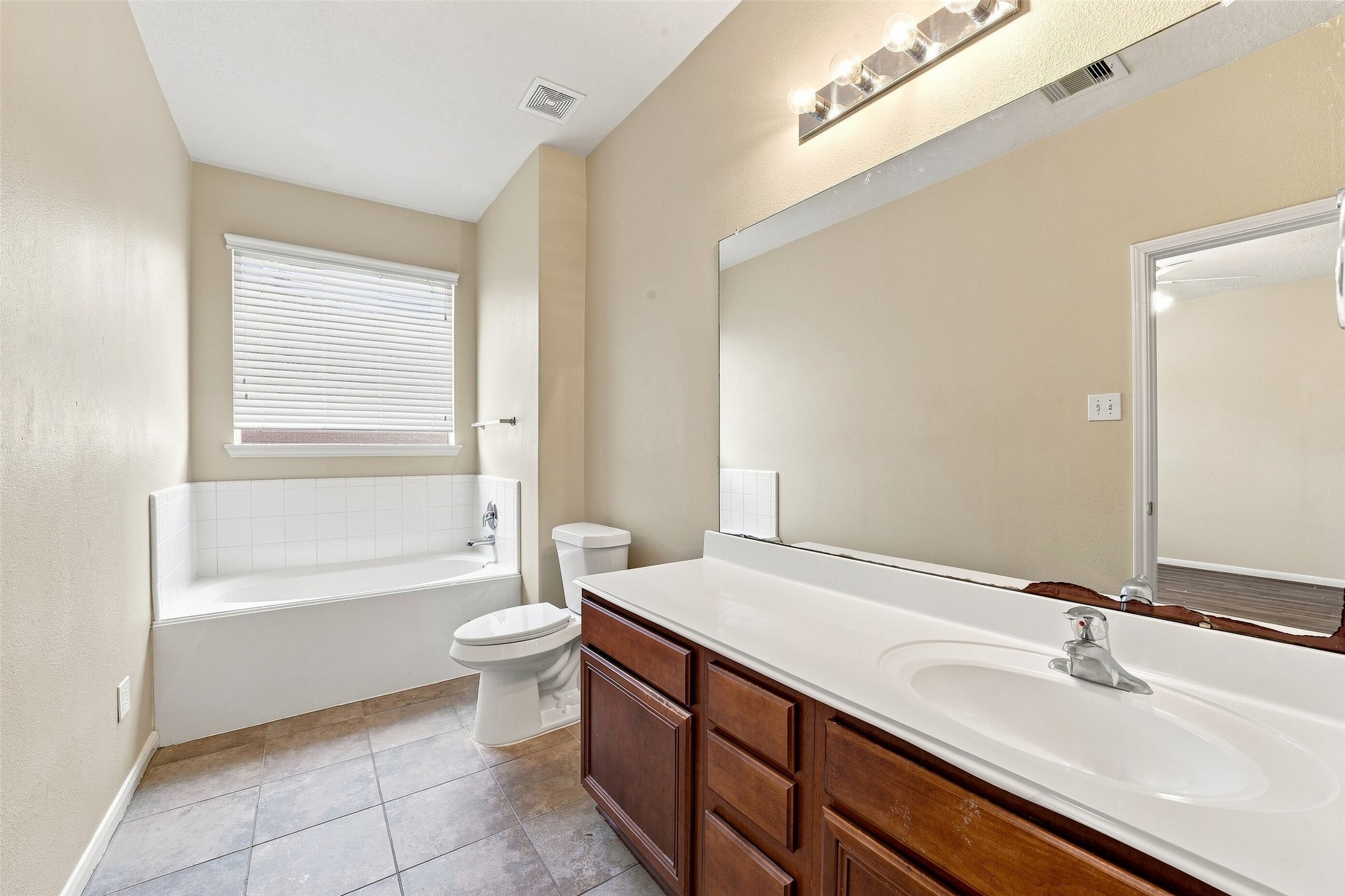 16726 Vivian Point Lane Property Photo 22
