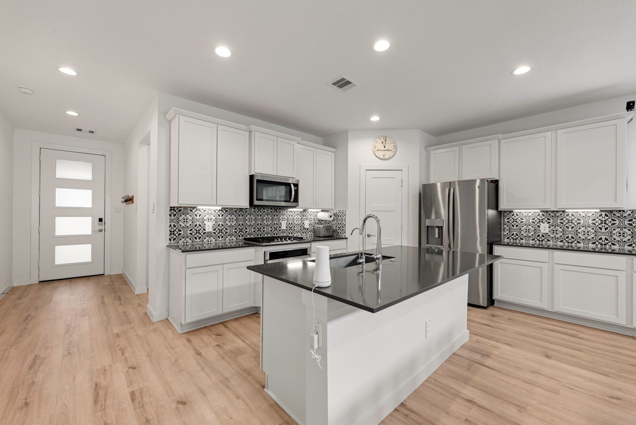 14019 Valley Creek Court Property Photo 4
