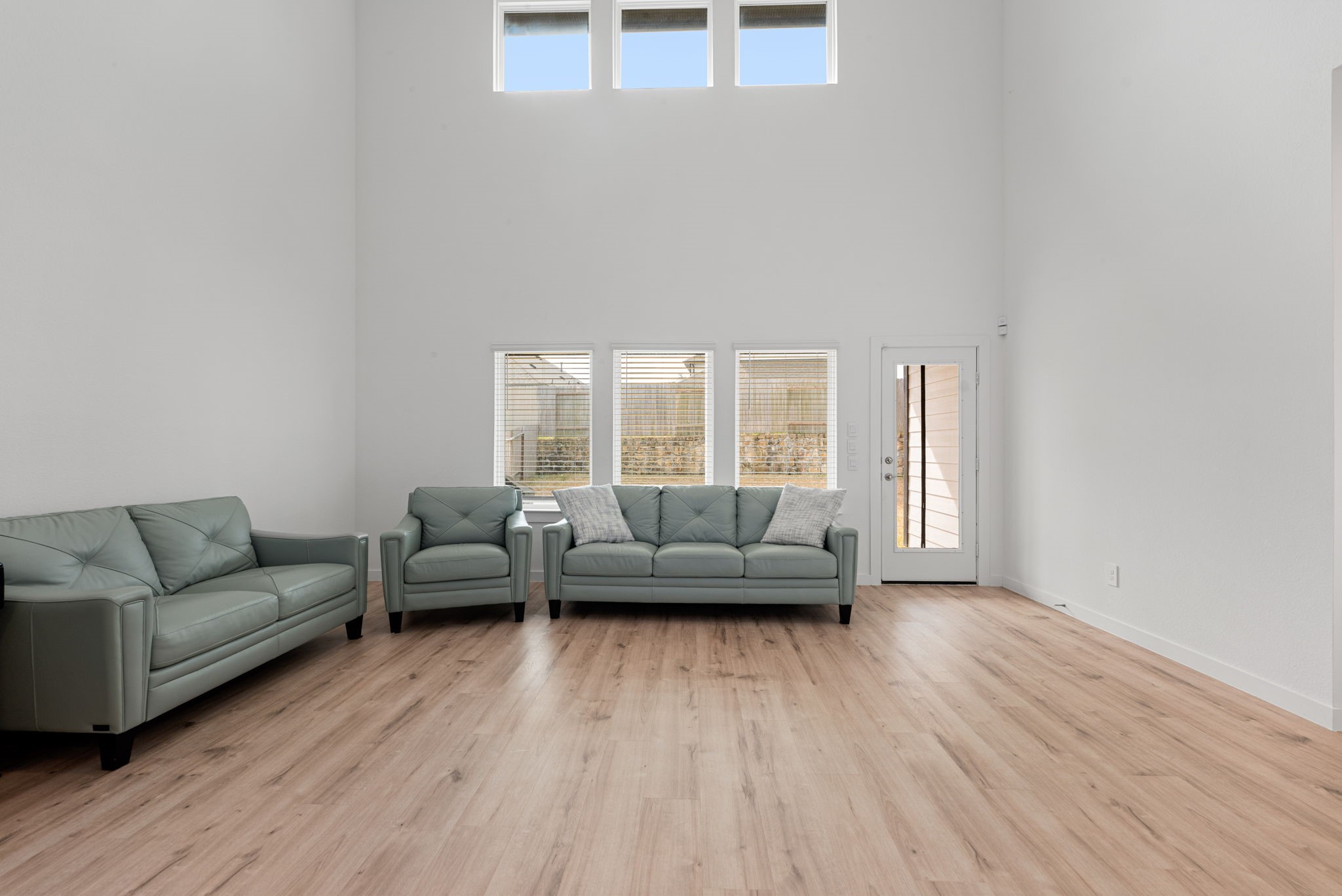 14019 Valley Creek Court Property Photo 8