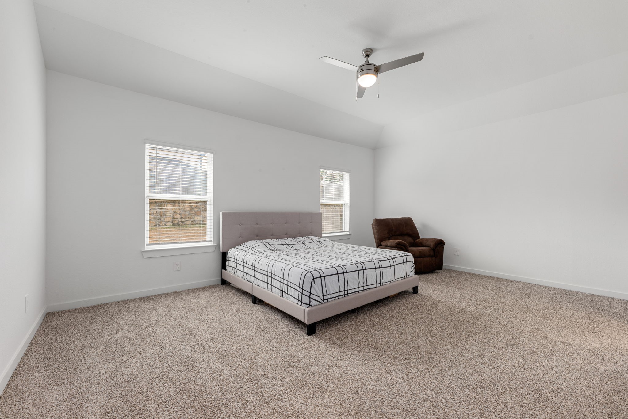 14019 Valley Creek Court Property Photo 9