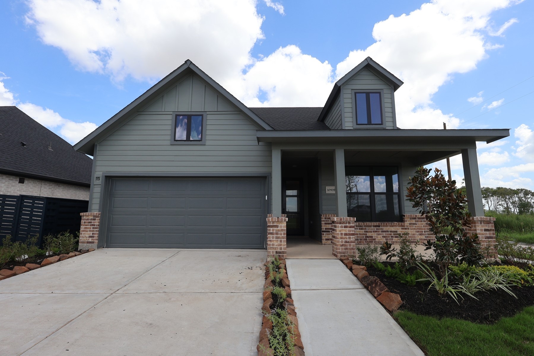 10939 Endeavor Drive Property Photo 2