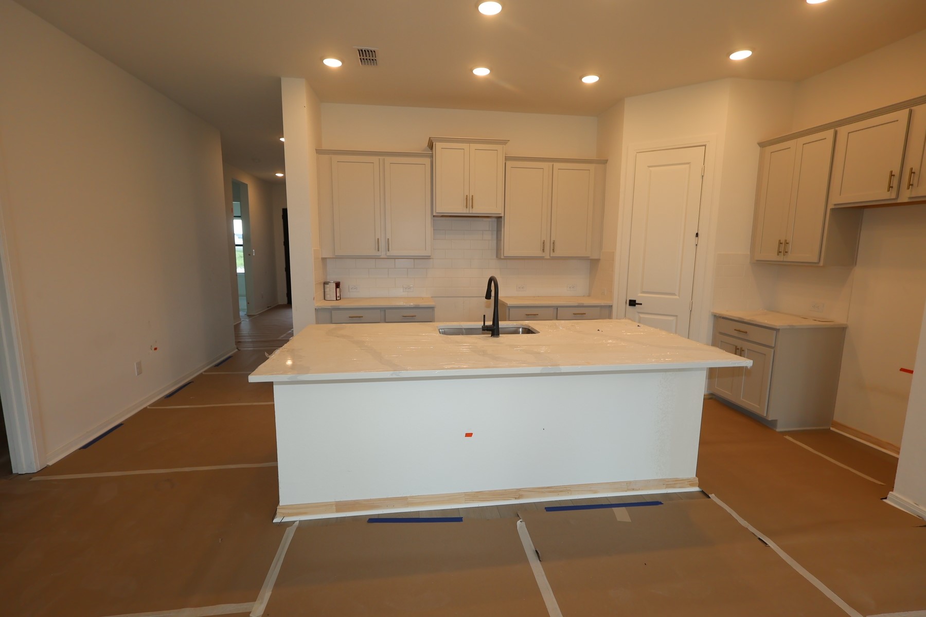 10939 Endeavor Drive Property Photo 9