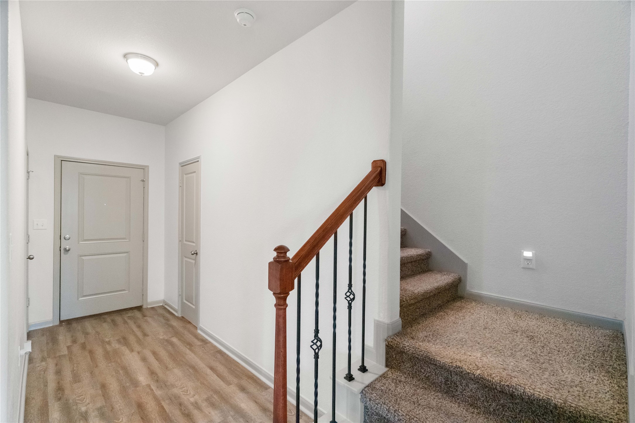 2704 Appian Way Property Photo 2