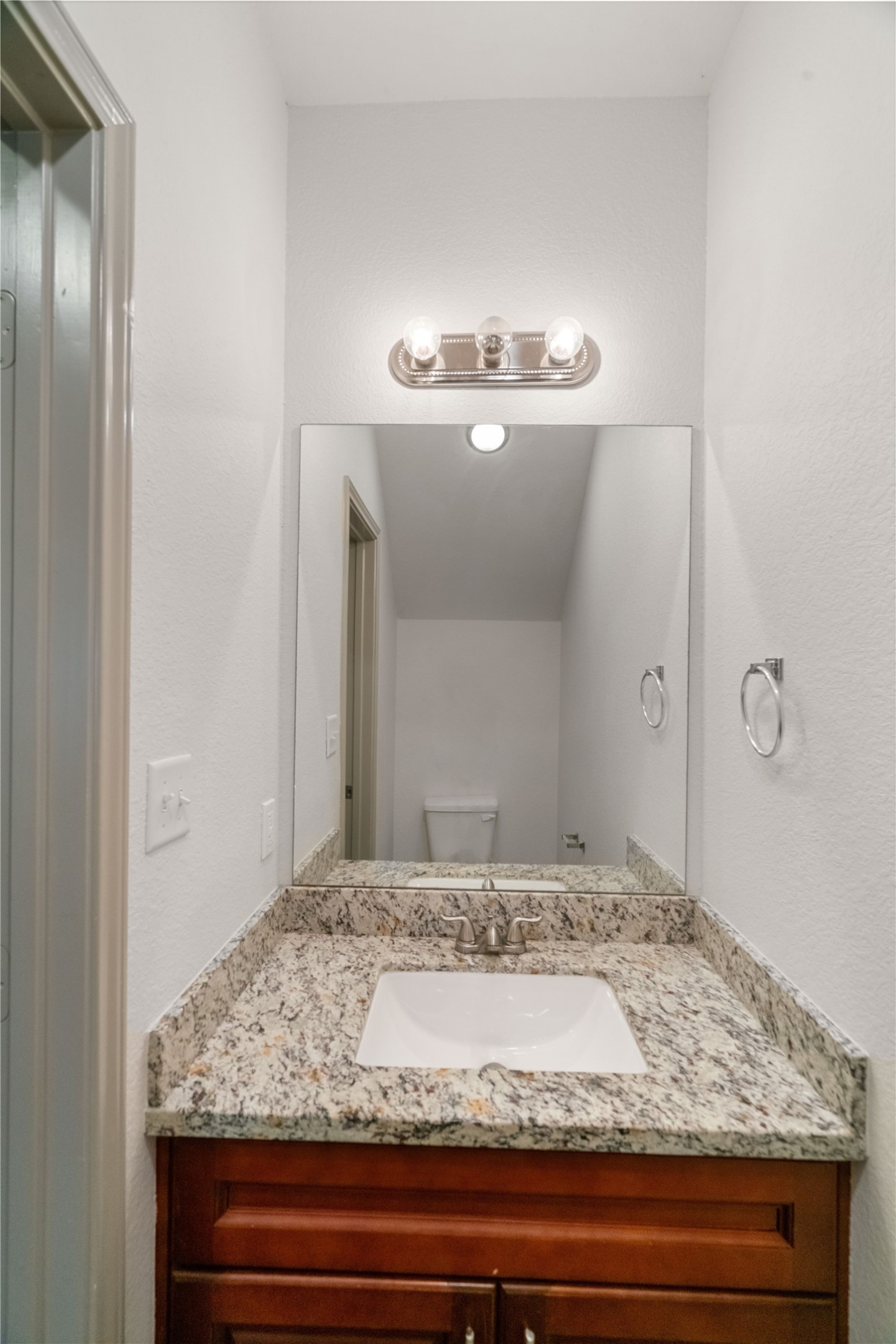 2704 Appian Way Property Photo 9