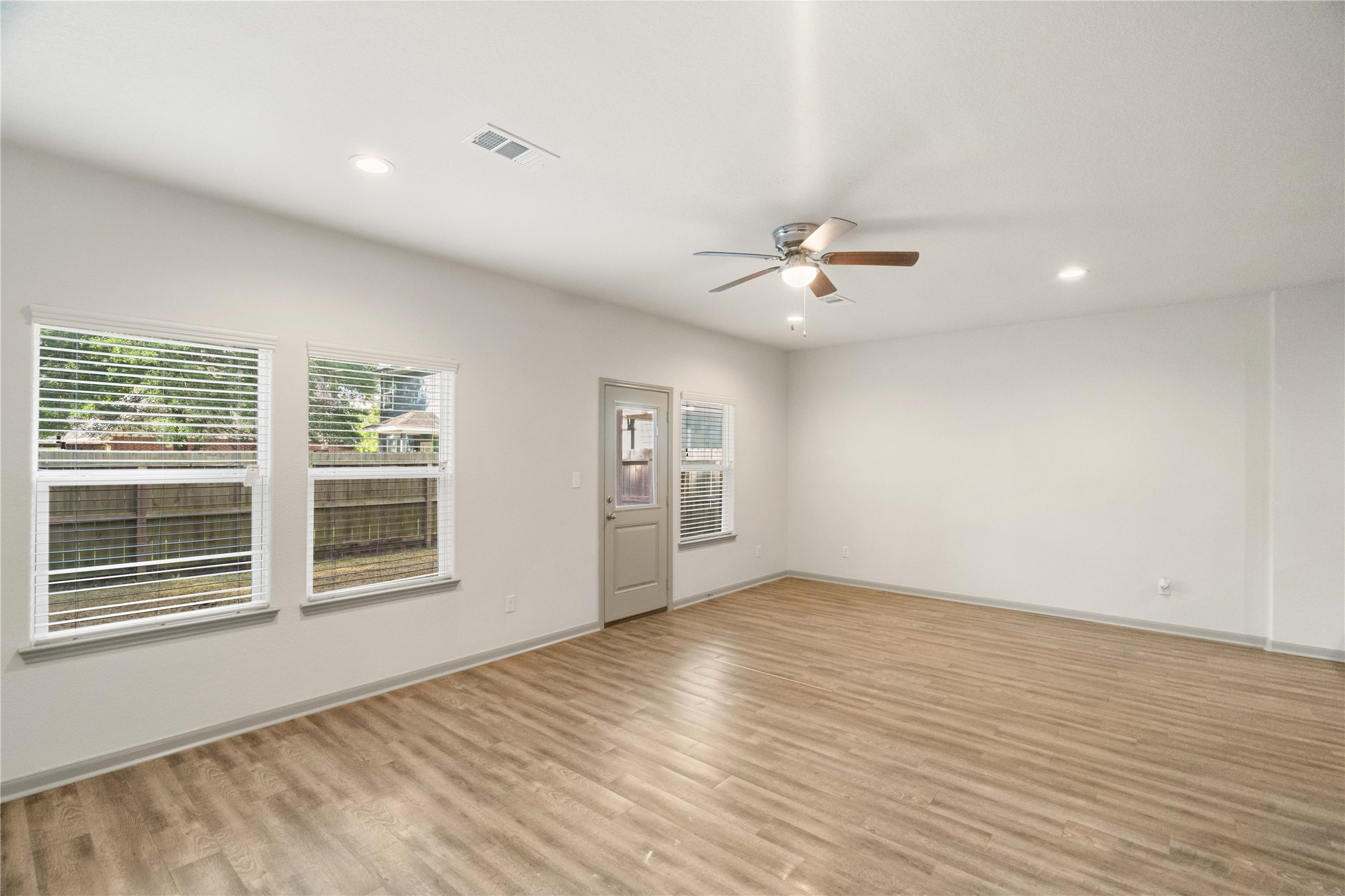 2704 Appian Way Property Photo 10