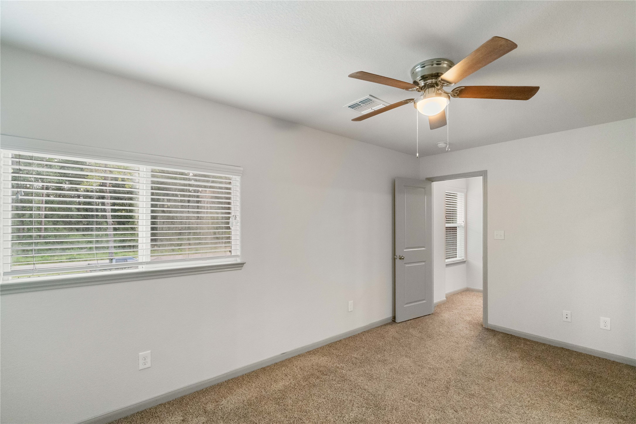 2704 Appian Way Property Photo 11