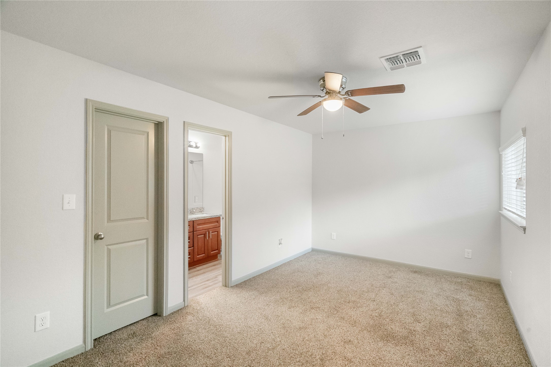 2704 Appian Way Property Photo 15