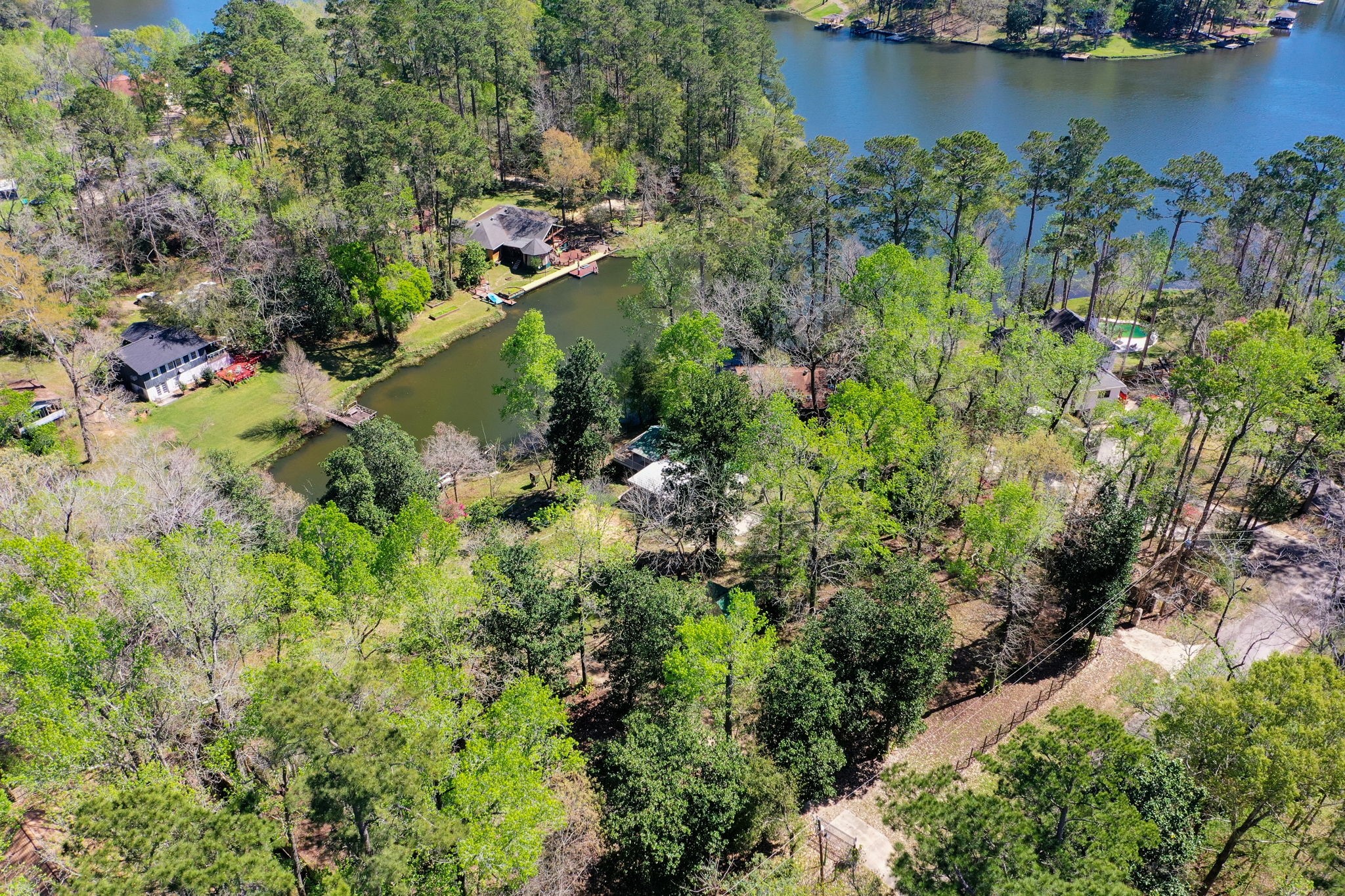 400 Driftwood Drive Property Photo 2