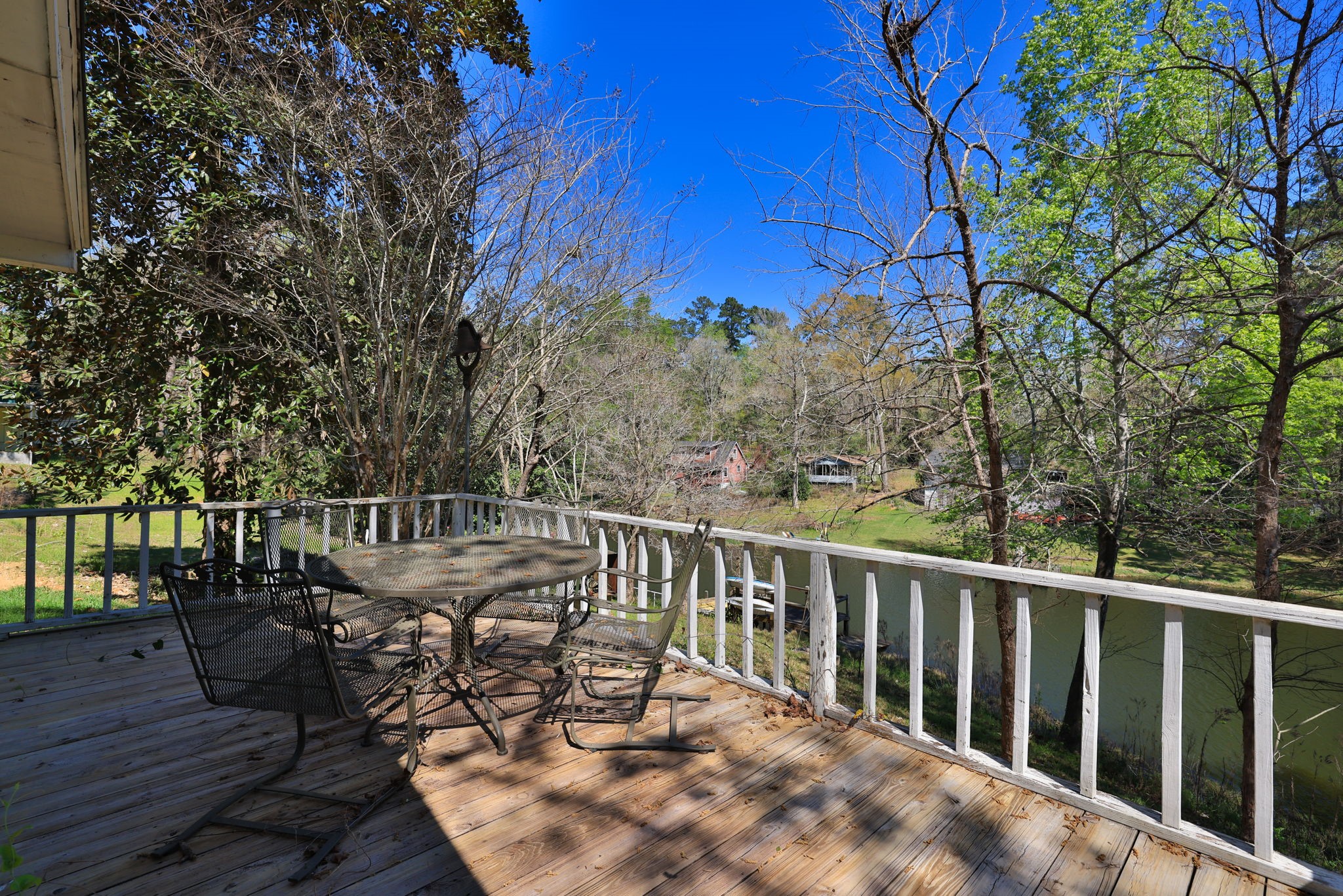 400 Driftwood Drive Property Photo 6
