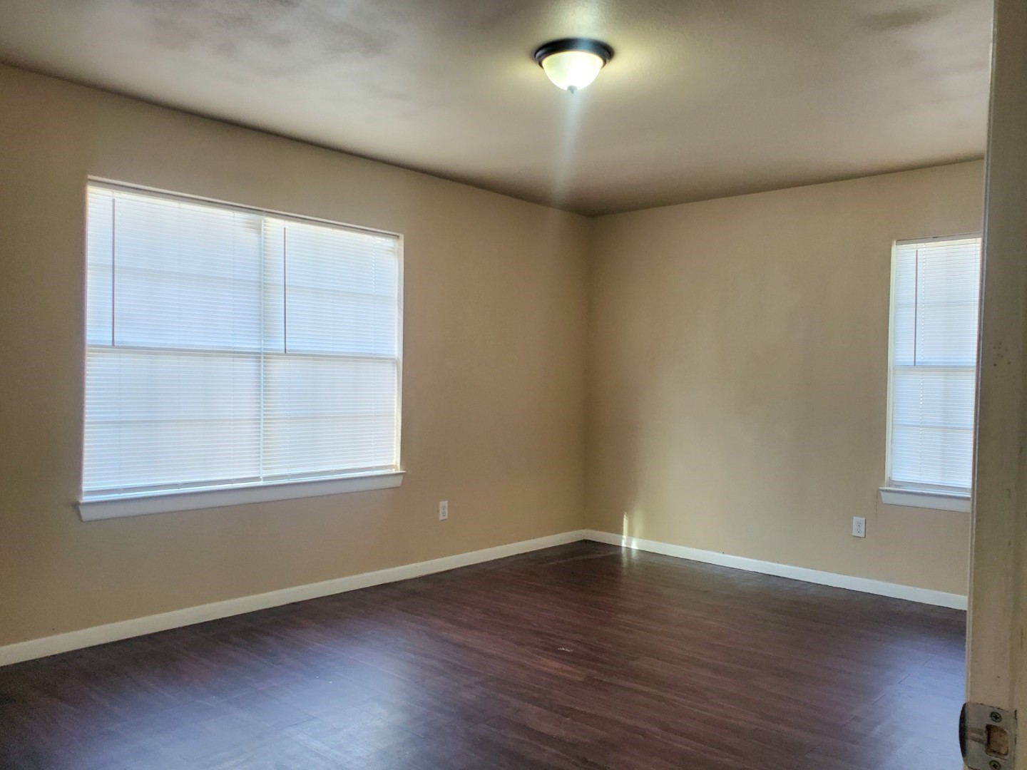 512 Avenue A Property Photo 10