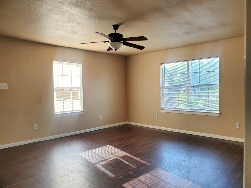 512 Avenue A Property Photo 11